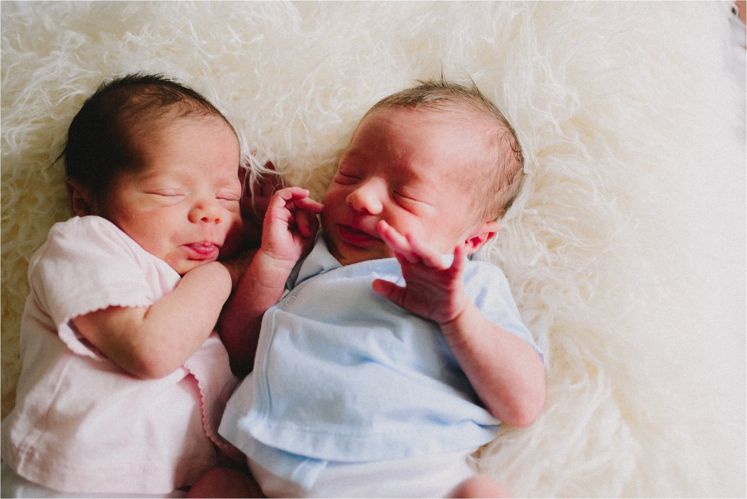 seattle-washington-in-home-newborn-twin-session-jannicka-mayte-anchorage-alaska-family-photographer_0026.jpg