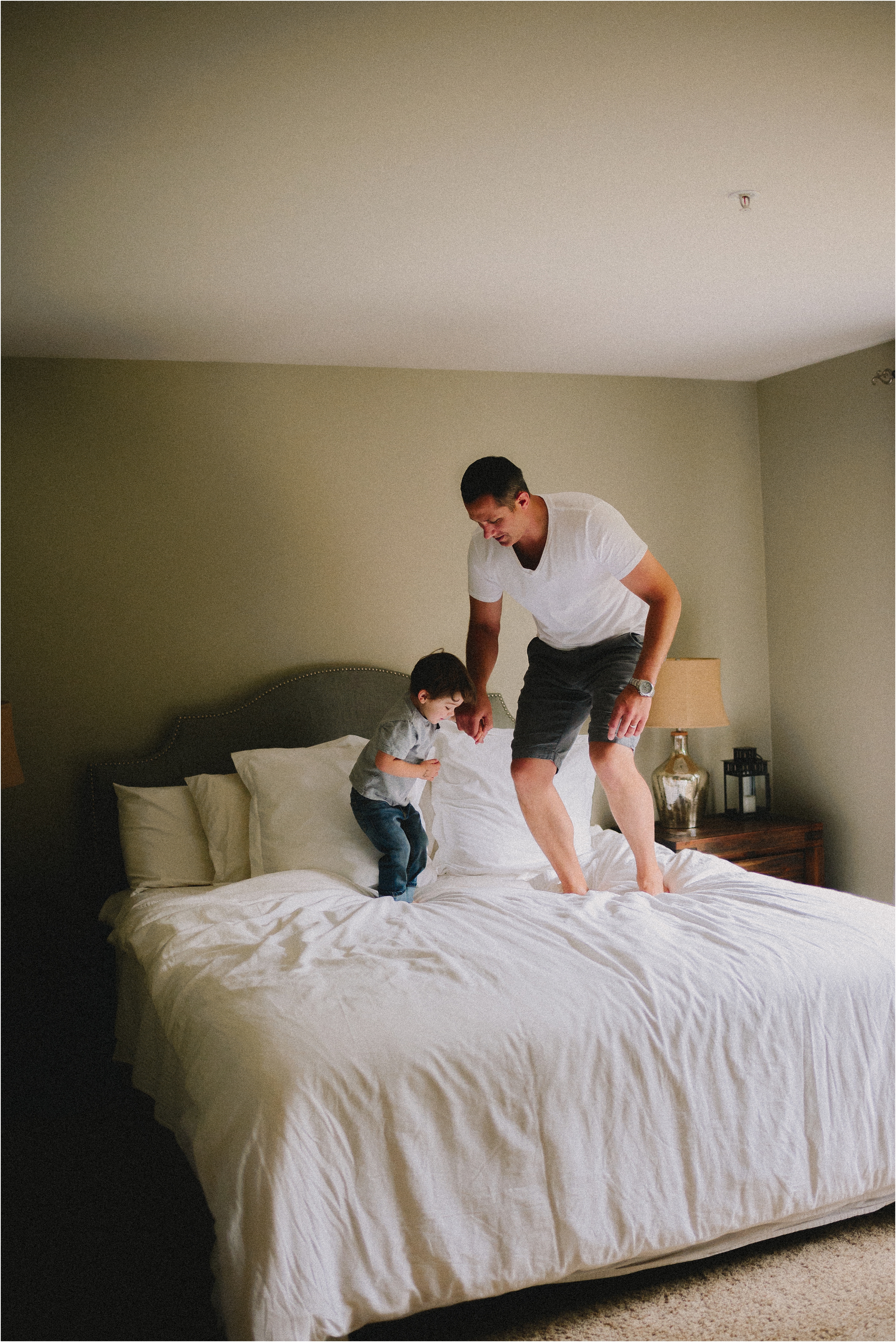 seattle-washington-in-home-newborn-twin-session-jannicka-mayte-anchorage-alaska-family-photographer_0025.jpg