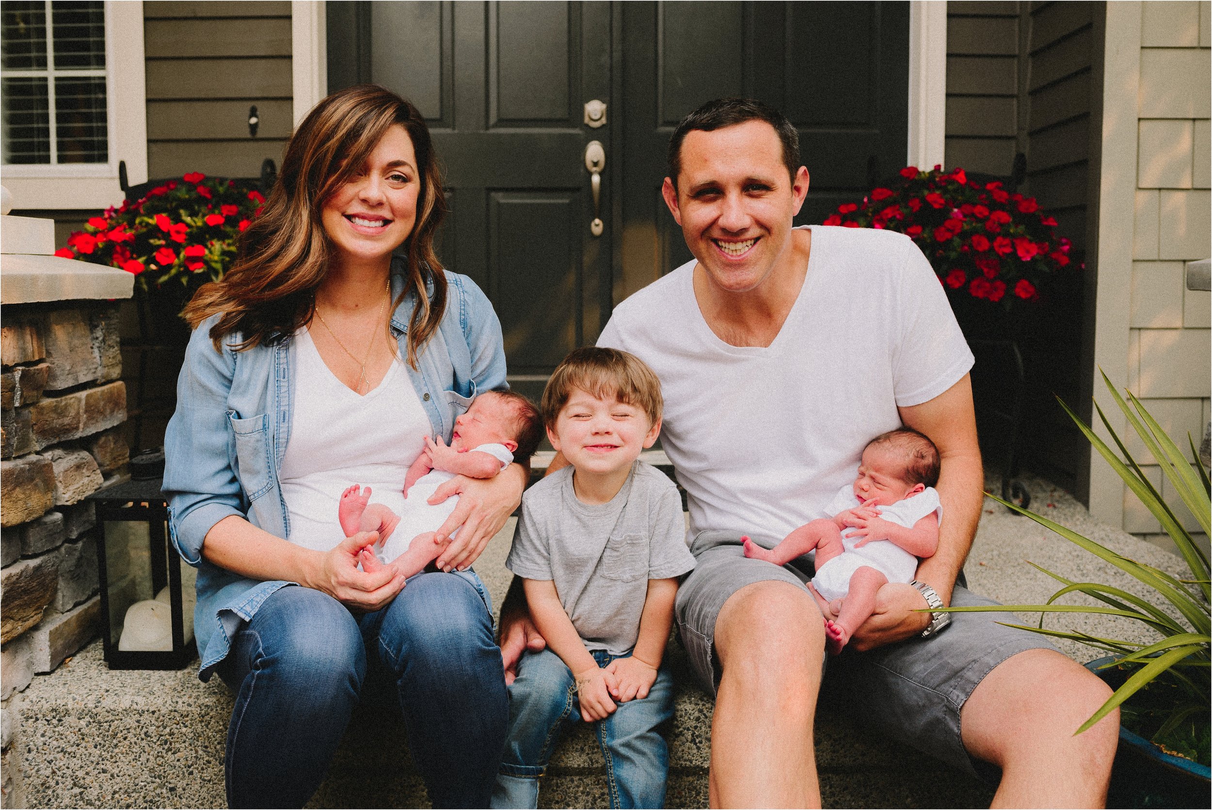 seattle-washington-in-home-newborn-twin-session-jannicka-mayte-anchorage-alaska-family-photographer_0029.jpg