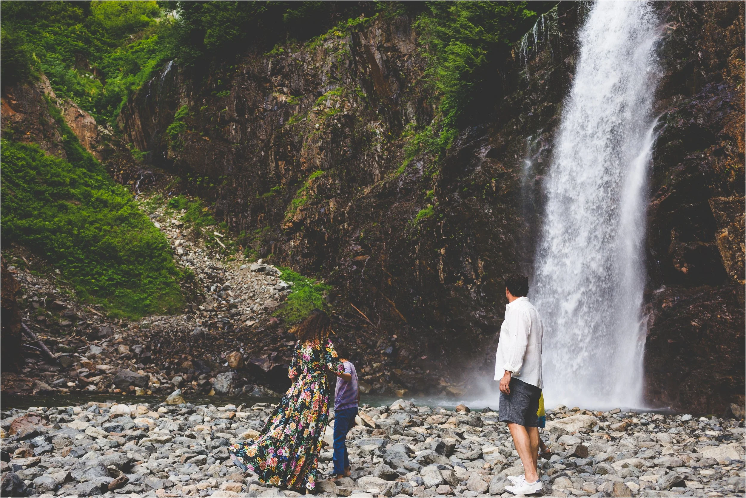 franklin-falls-family-session-jannicka-mayte-anchorage-alaska-family-photographer_0001.jpg
