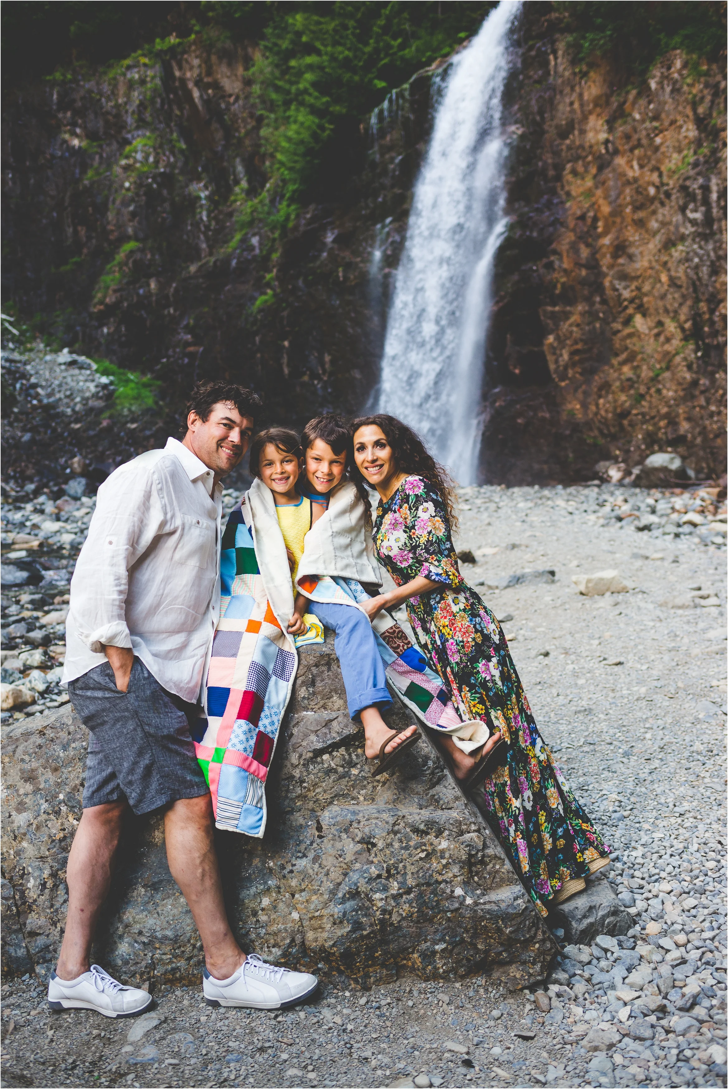 franklin-falls-family-session-jannicka-mayte-anchorage-alaska-family-photographer_0021.jpg