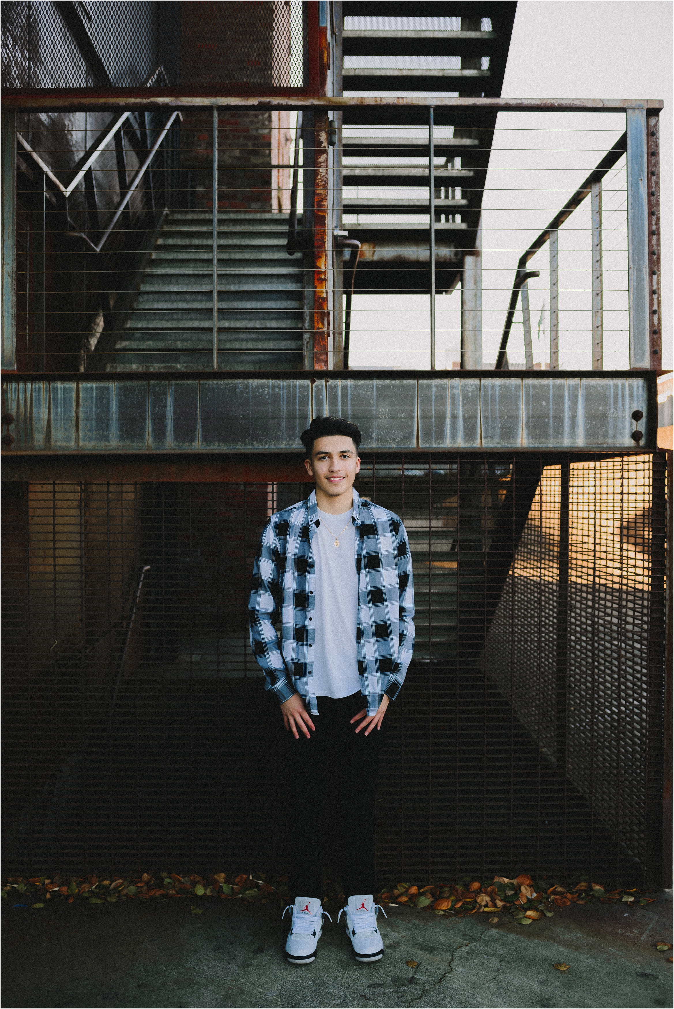 museum-of-glass-tacoma-washington-high-school-senior-session-jannicka-mayte-anchorage-alaska-senior-photographer_0012.jpg