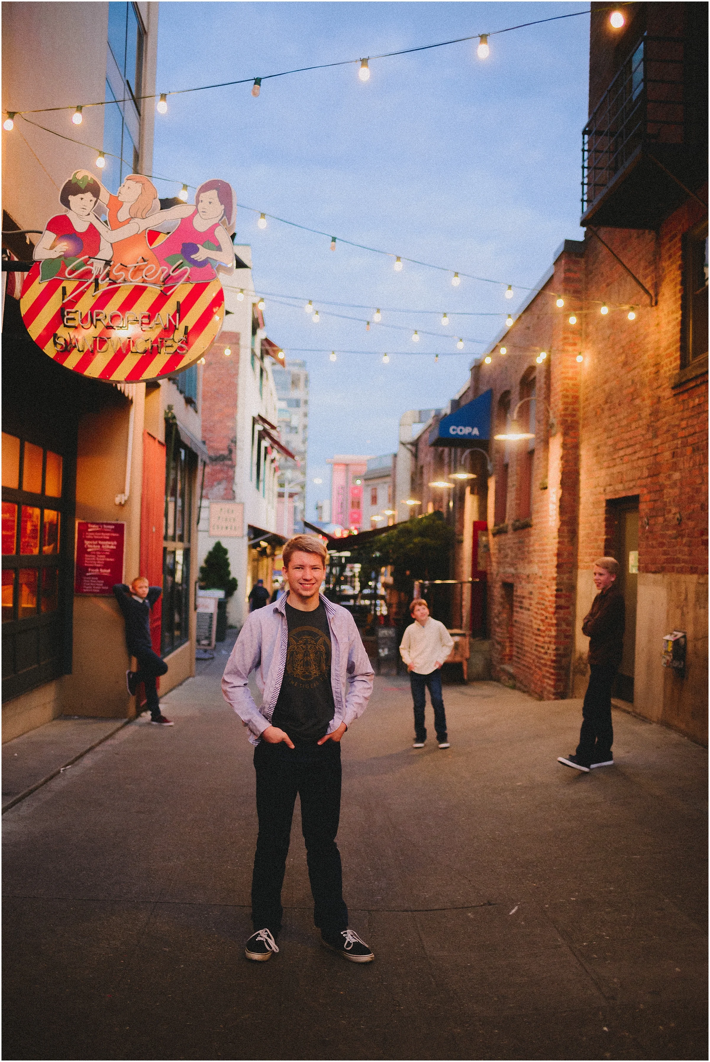 way-up-north-photography-alaska-family-photographer-downtown-seattle-family-session_0030.jpg