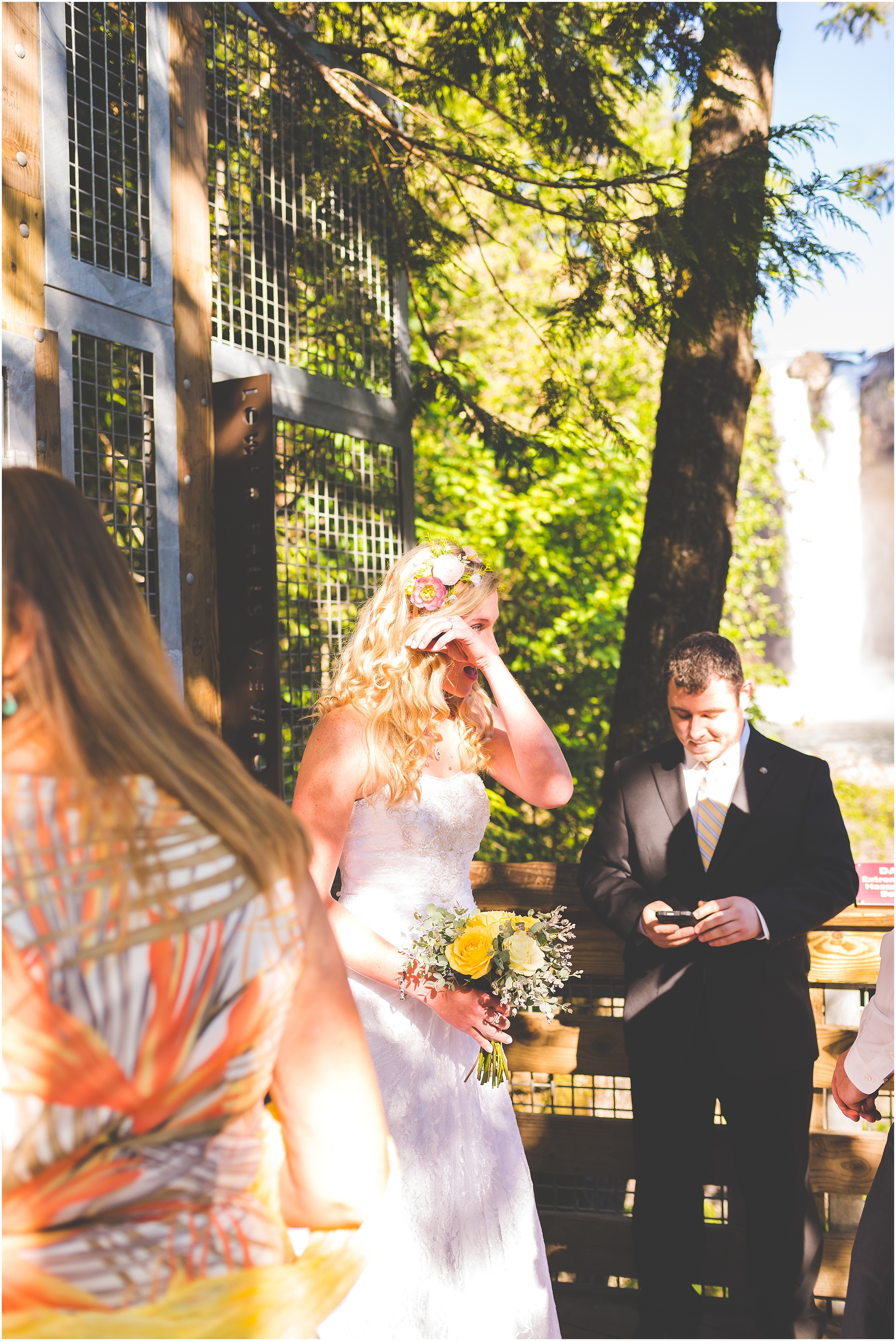 way-up-north-photography-alaska-wedding-elopement-photographer-snoqualmie-falls-elopement_0004.jpg