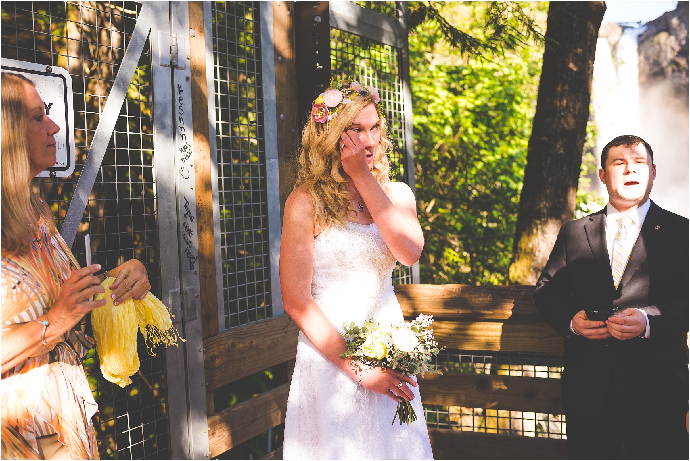 way-up-north-photography-alaska-wedding-elopement-photographer-snoqualmie-falls-elopement_0008.jpg