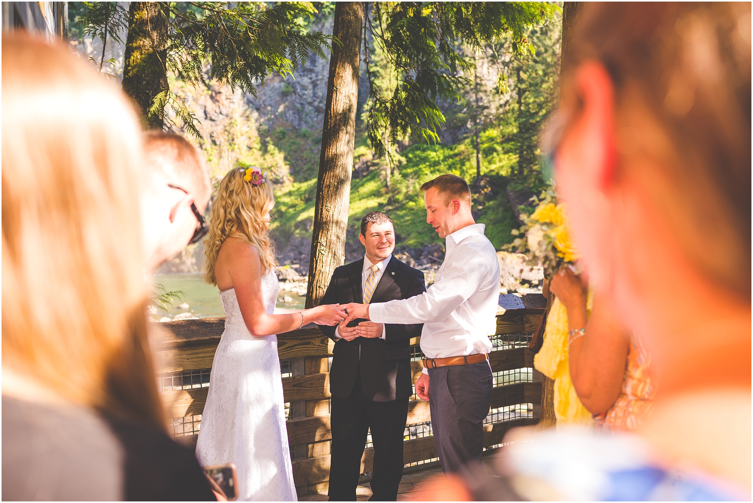 way-up-north-photography-alaska-wedding-elopement-photographer-snoqualmie-falls-elopement_0016.jpg