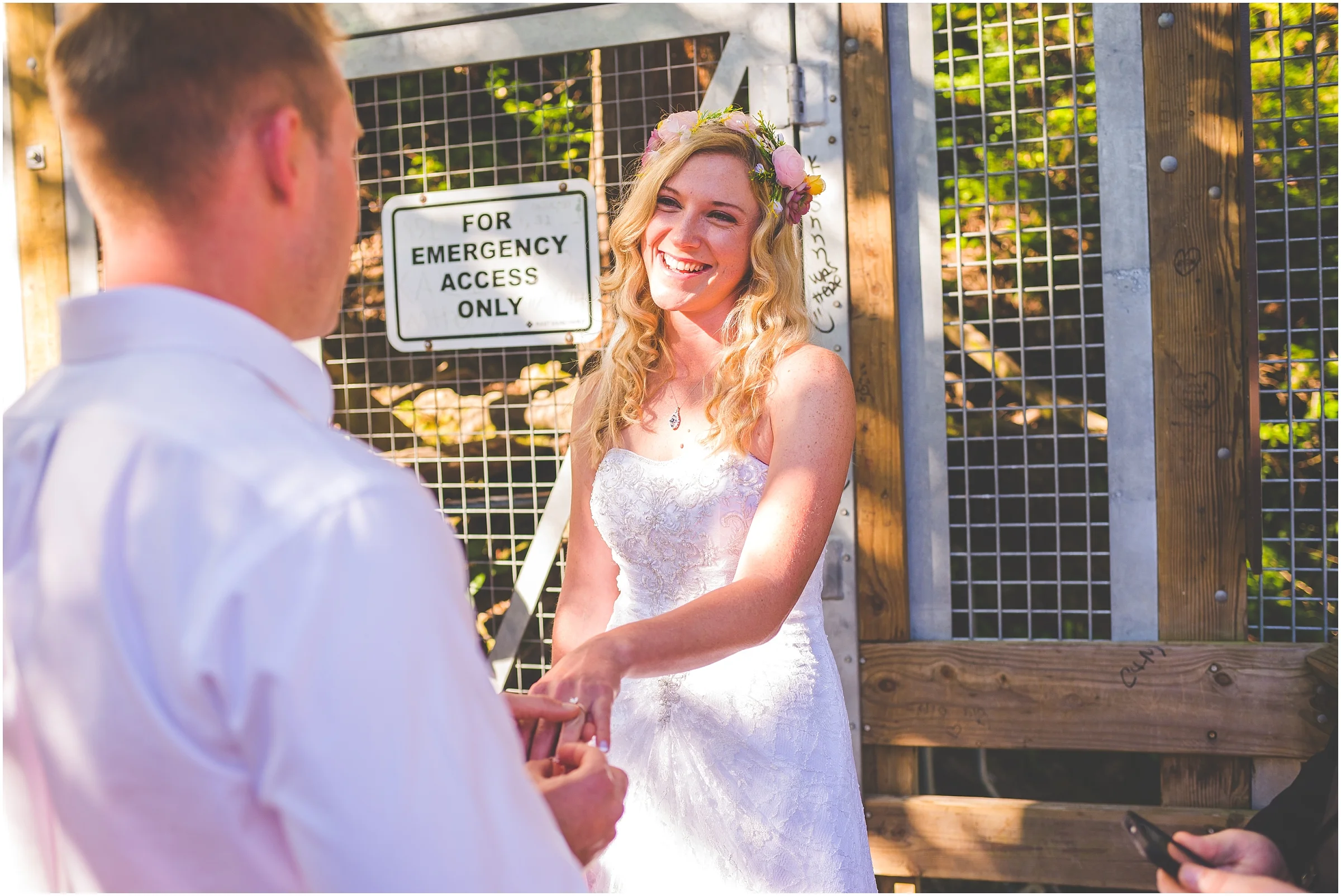 way-up-north-photography-alaska-wedding-elopement-photographer-snoqualmie-falls-elopement_0019.jpg