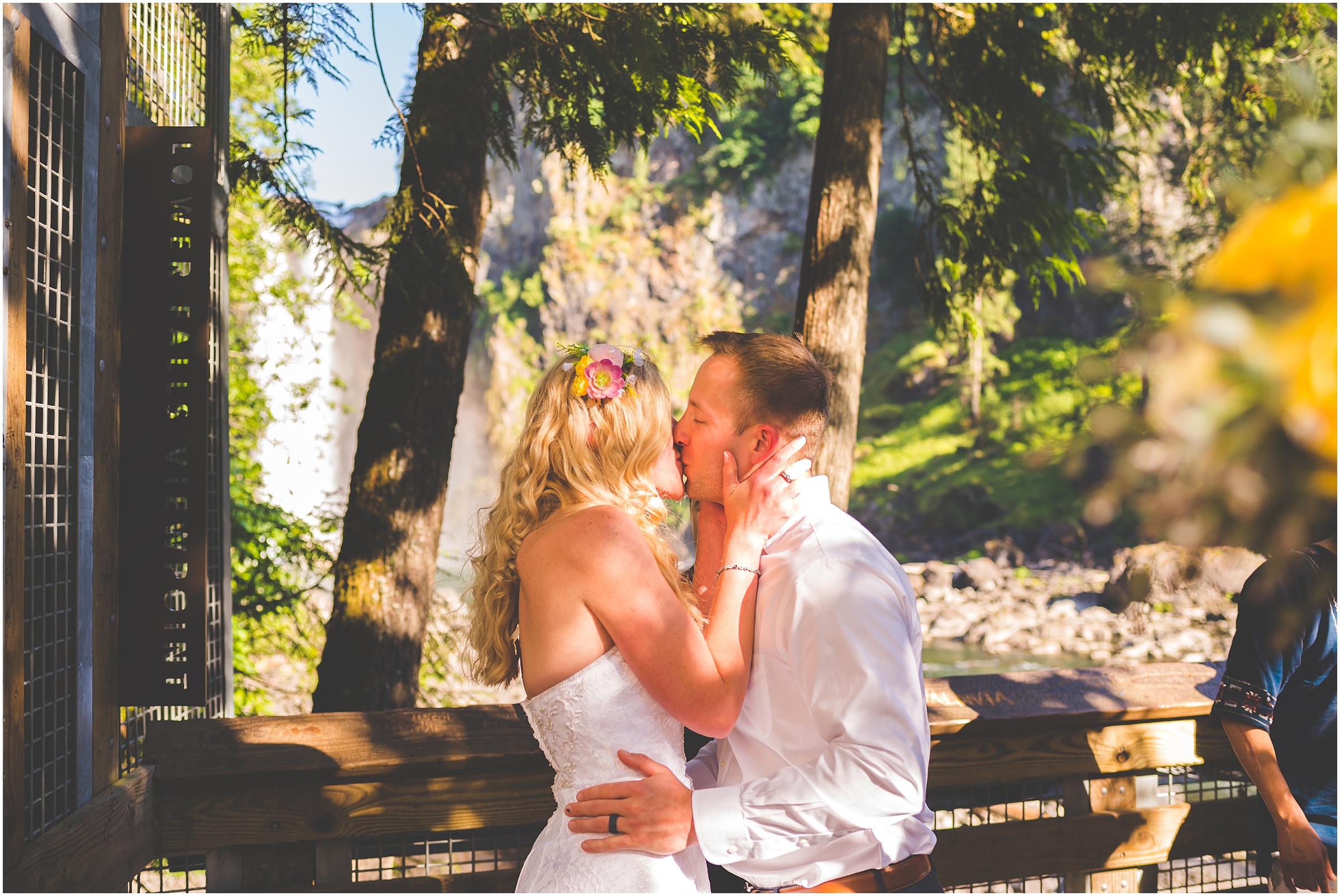 way-up-north-photography-alaska-wedding-elopement-photographer-snoqualmie-falls-elopement_0022.jpg