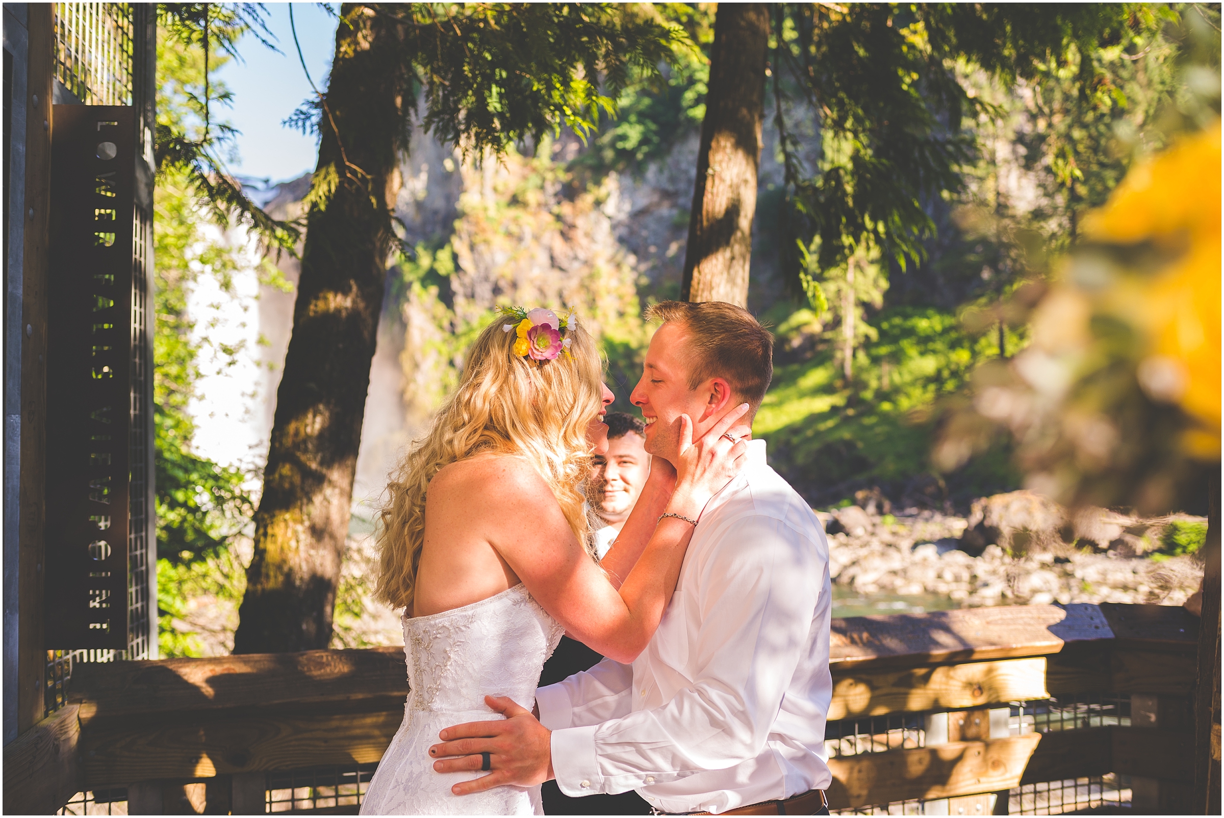 way-up-north-photography-alaska-wedding-elopement-photographer-snoqualmie-falls-elopement_0023.jpg