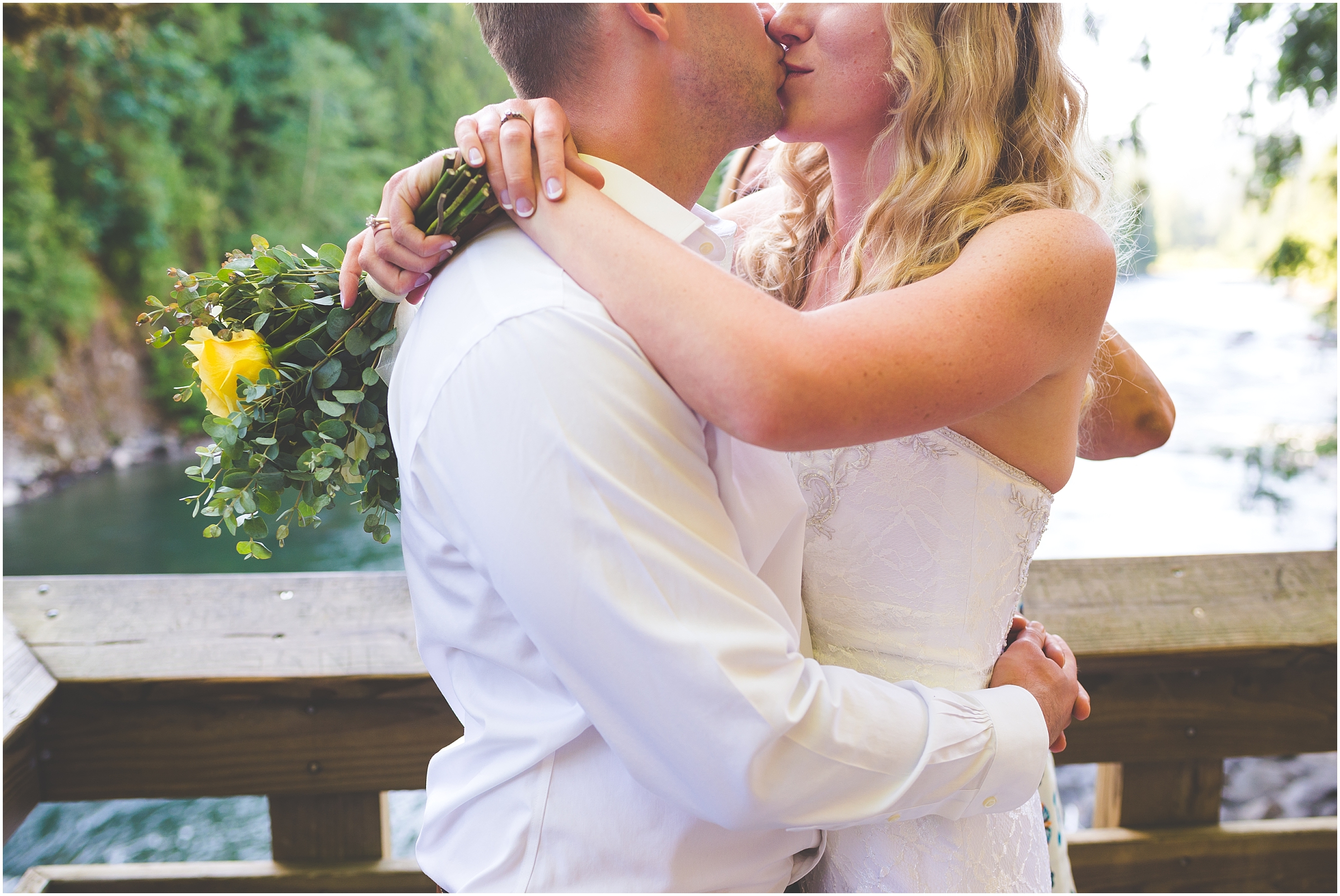 way-up-north-photography-alaska-wedding-elopement-photographer-snoqualmie-falls-elopement_0032.jpg