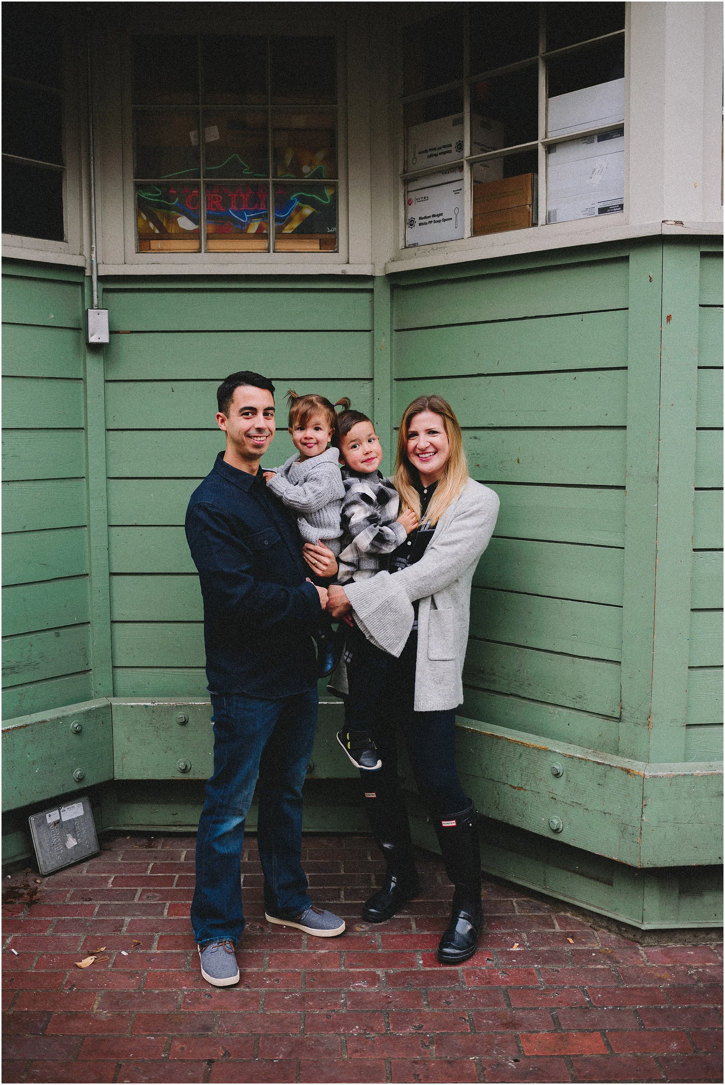 way-up-north-photography-alaska-family-photographer-downtown-seattle-family-session_0001.jpg