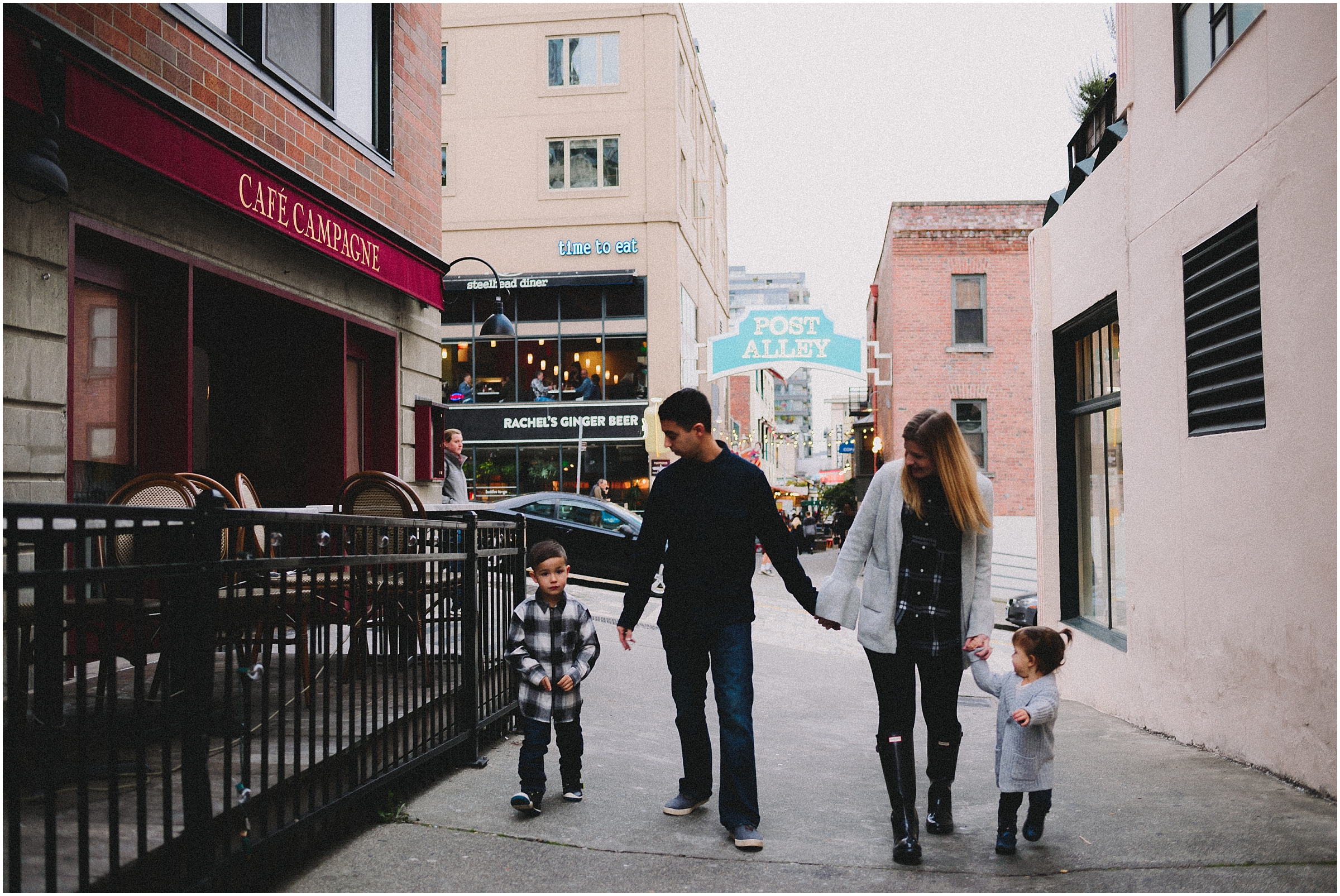 way-up-north-photography-alaska-family-photographer-downtown-seattle-family-session_0023.jpg