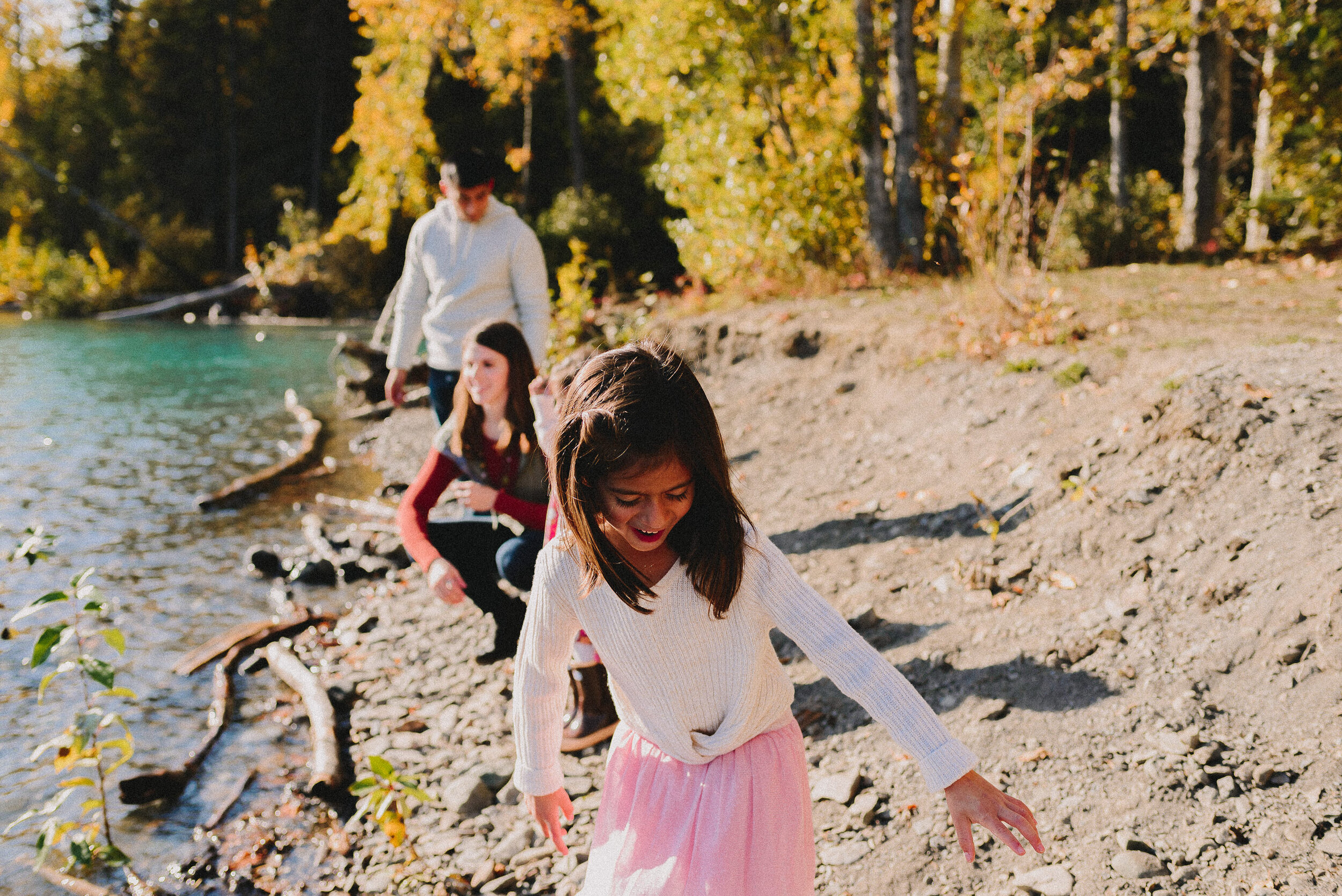 eklutna-lake-family-session-alaska-way-up-north-photography (24).jpg