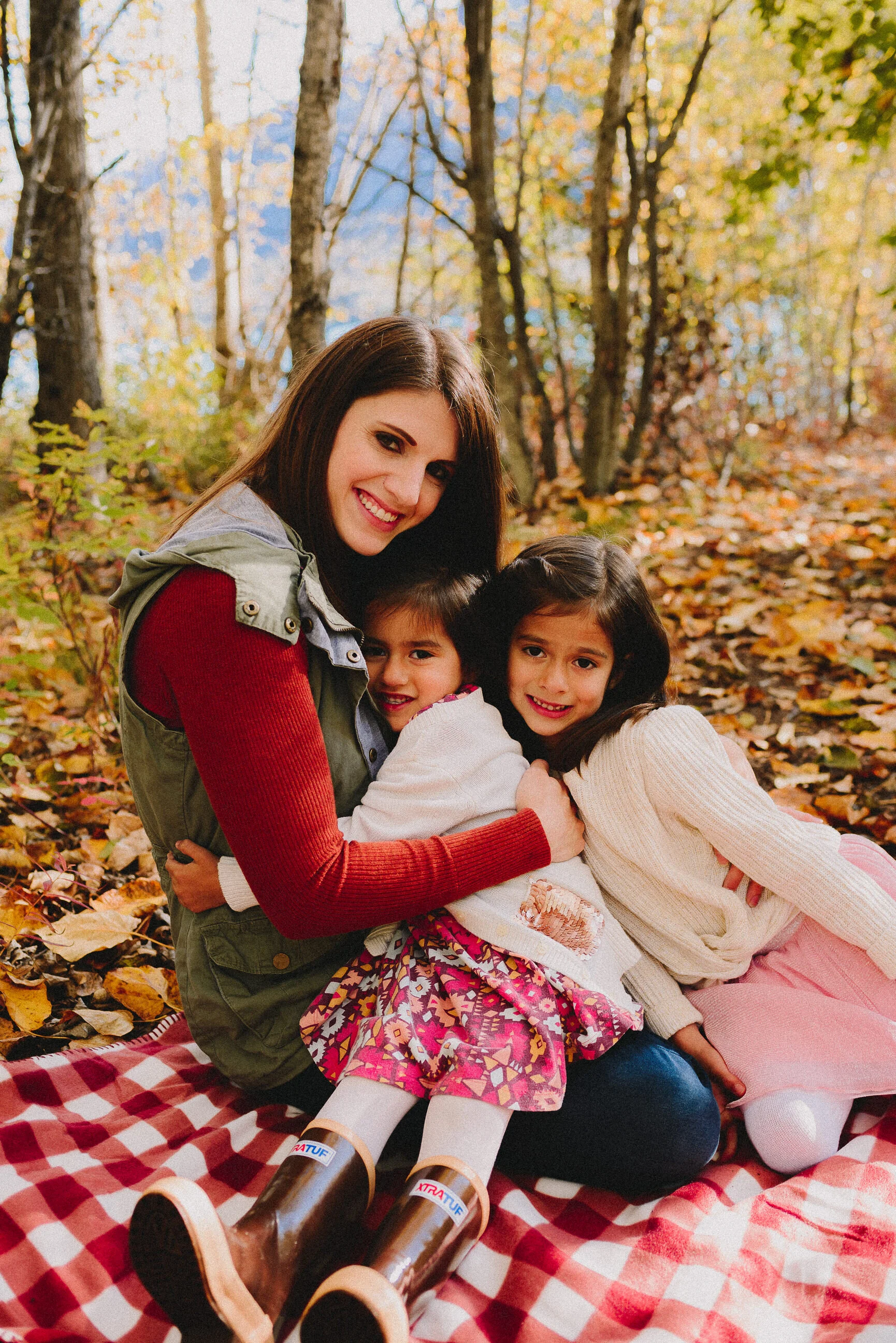 eklutna-lake-family-session-alaska-way-up-north-photography (113).jpg