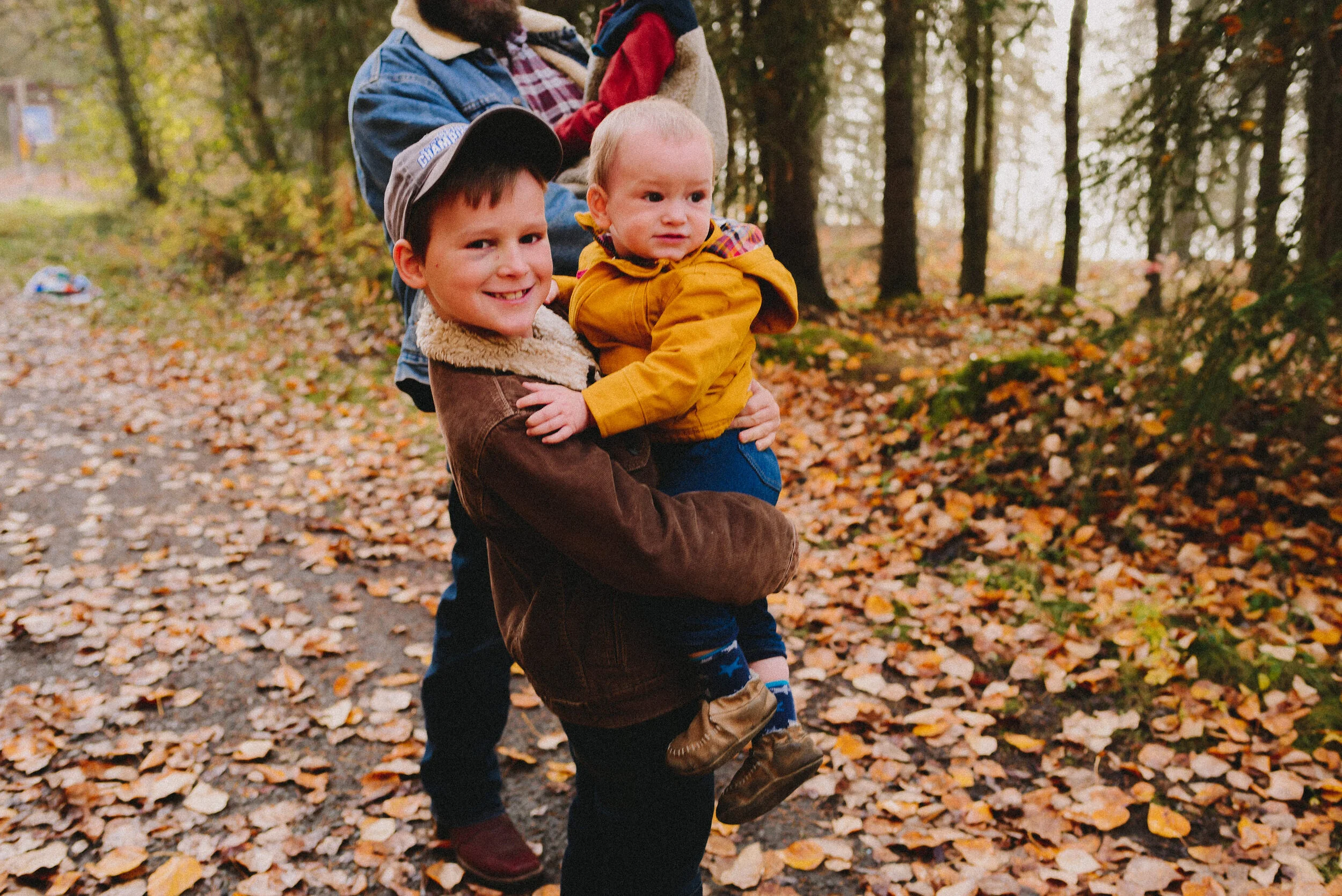 eklutna-lake-session-alaska-lifestyle-family-photographer-way-up-north-photography (25).jpg