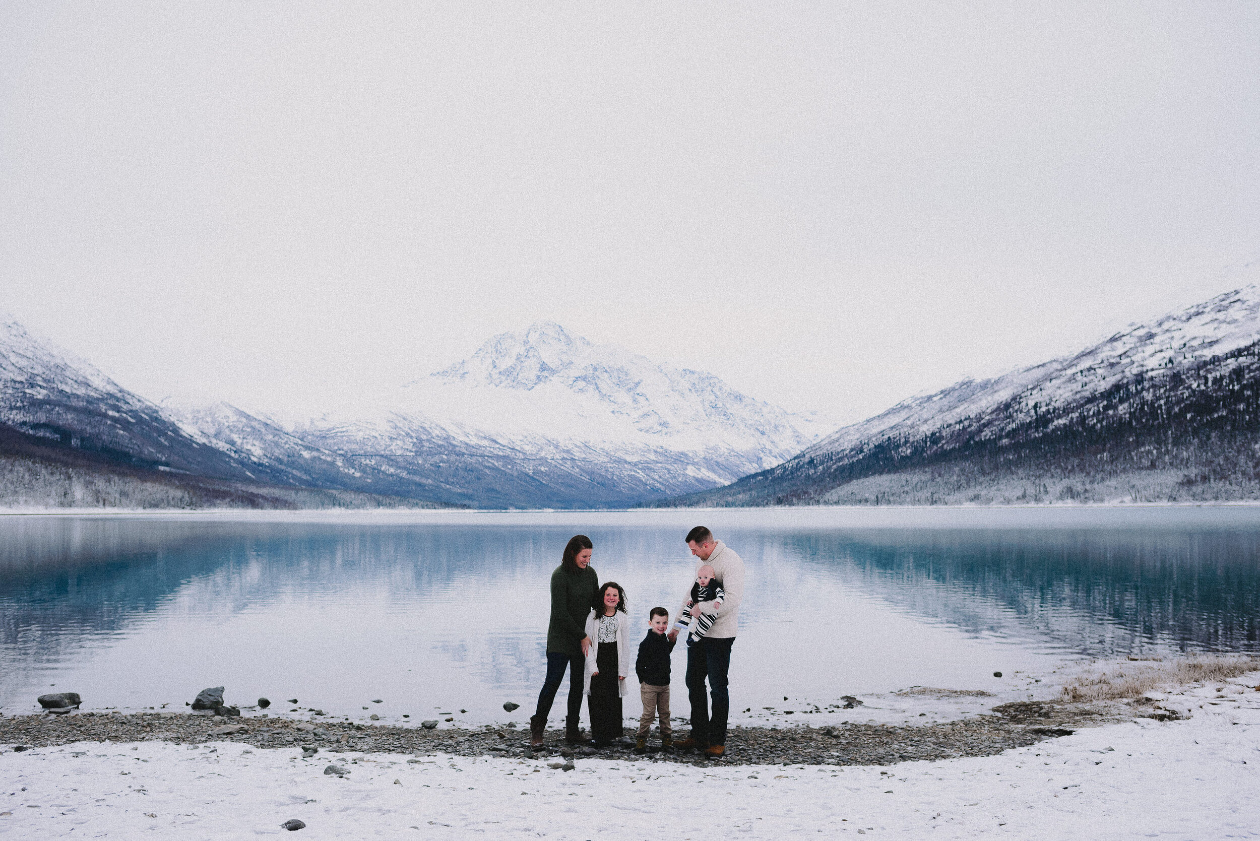 eklutna-lake-alaska-family-session-way-up-north-photography