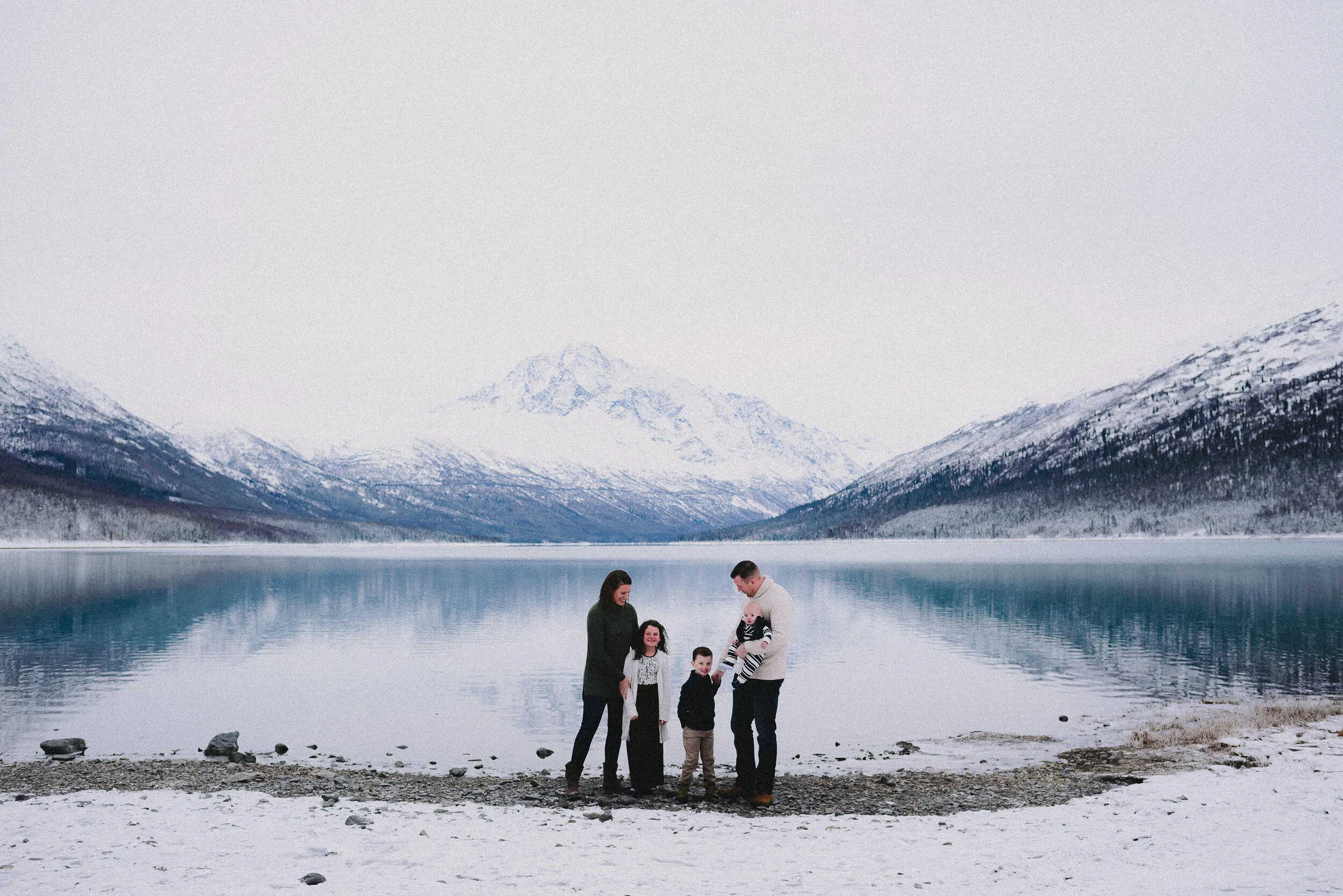 Townson | Eklutna Lake Winter Family Session