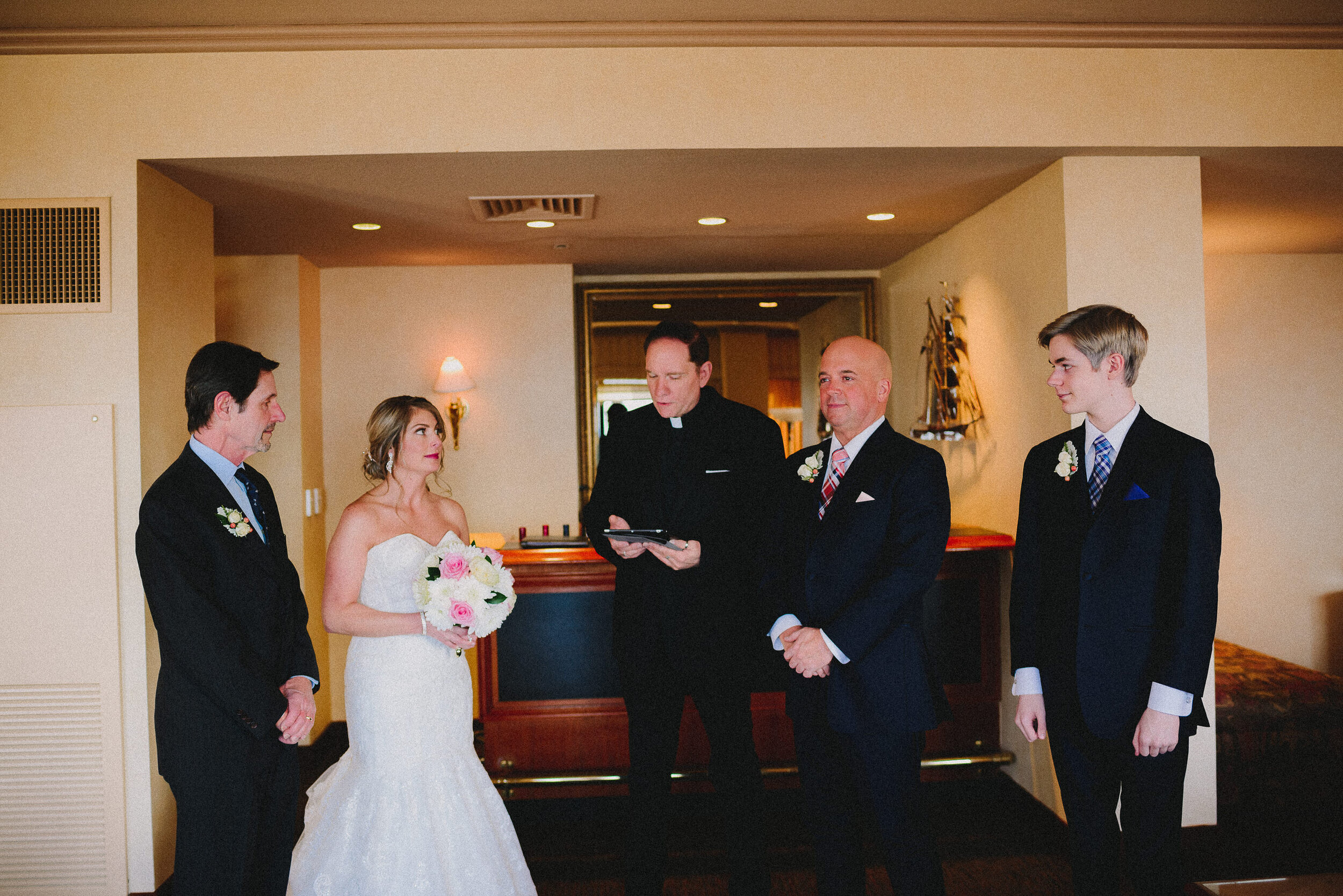 hotel-captain-cook-intimate-wedding-anchorage-alaska-way-up-north-photography (103).jpg