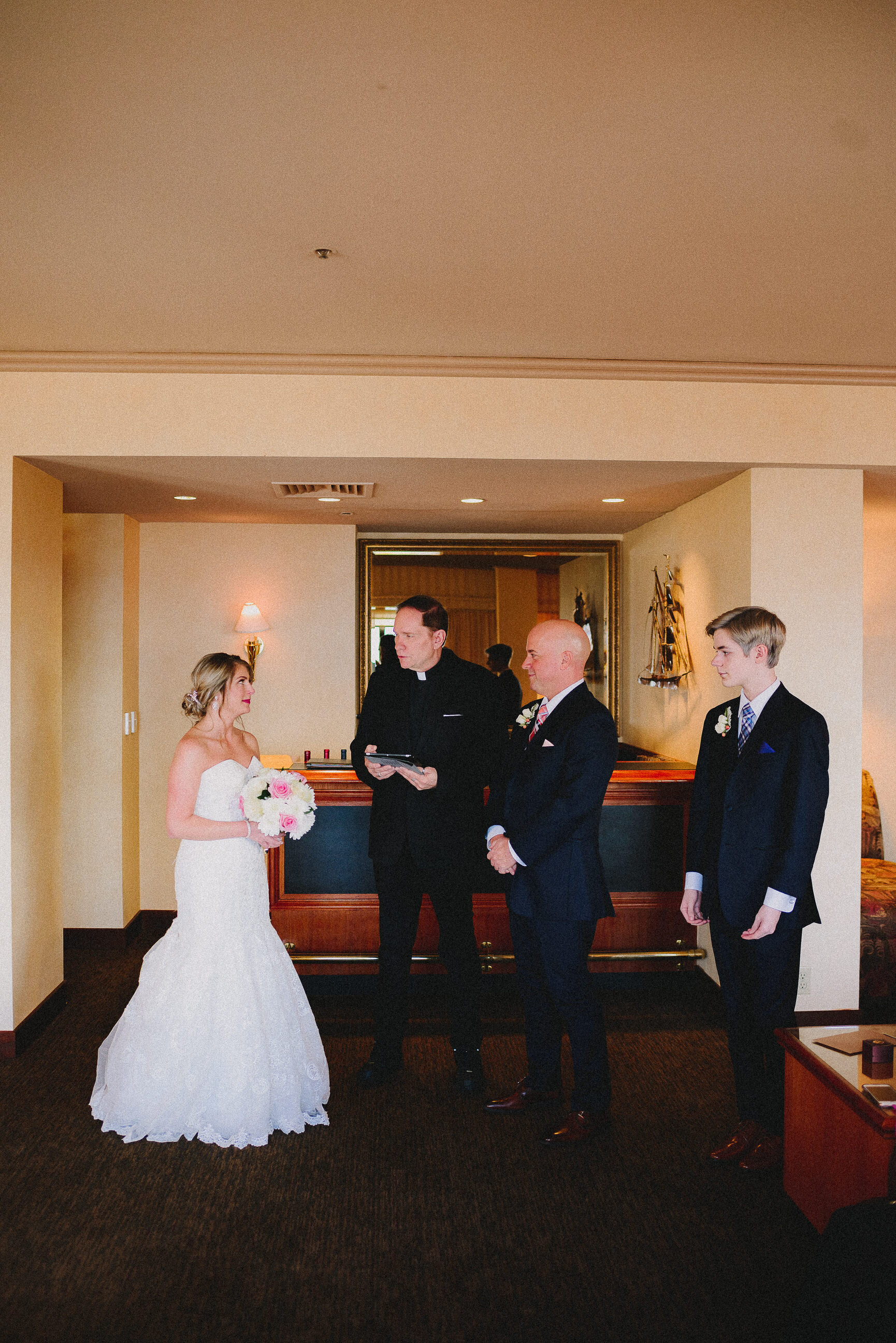 hotel-captain-cook-intimate-wedding-anchorage-alaska-way-up-north-photography (109).jpg