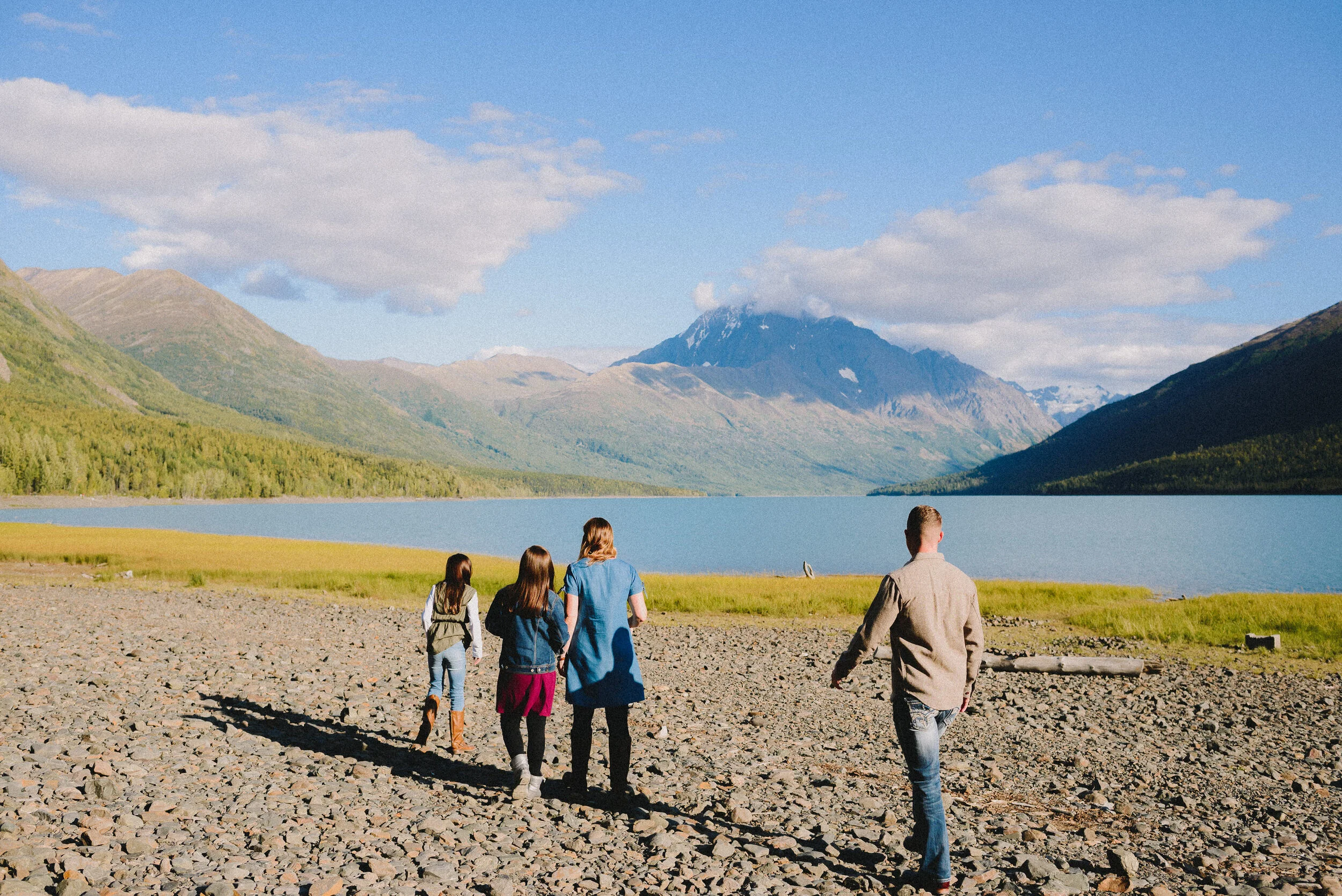 eklutna-lake-fall-family-session-alaska-way-up-north-photography (17).jpg