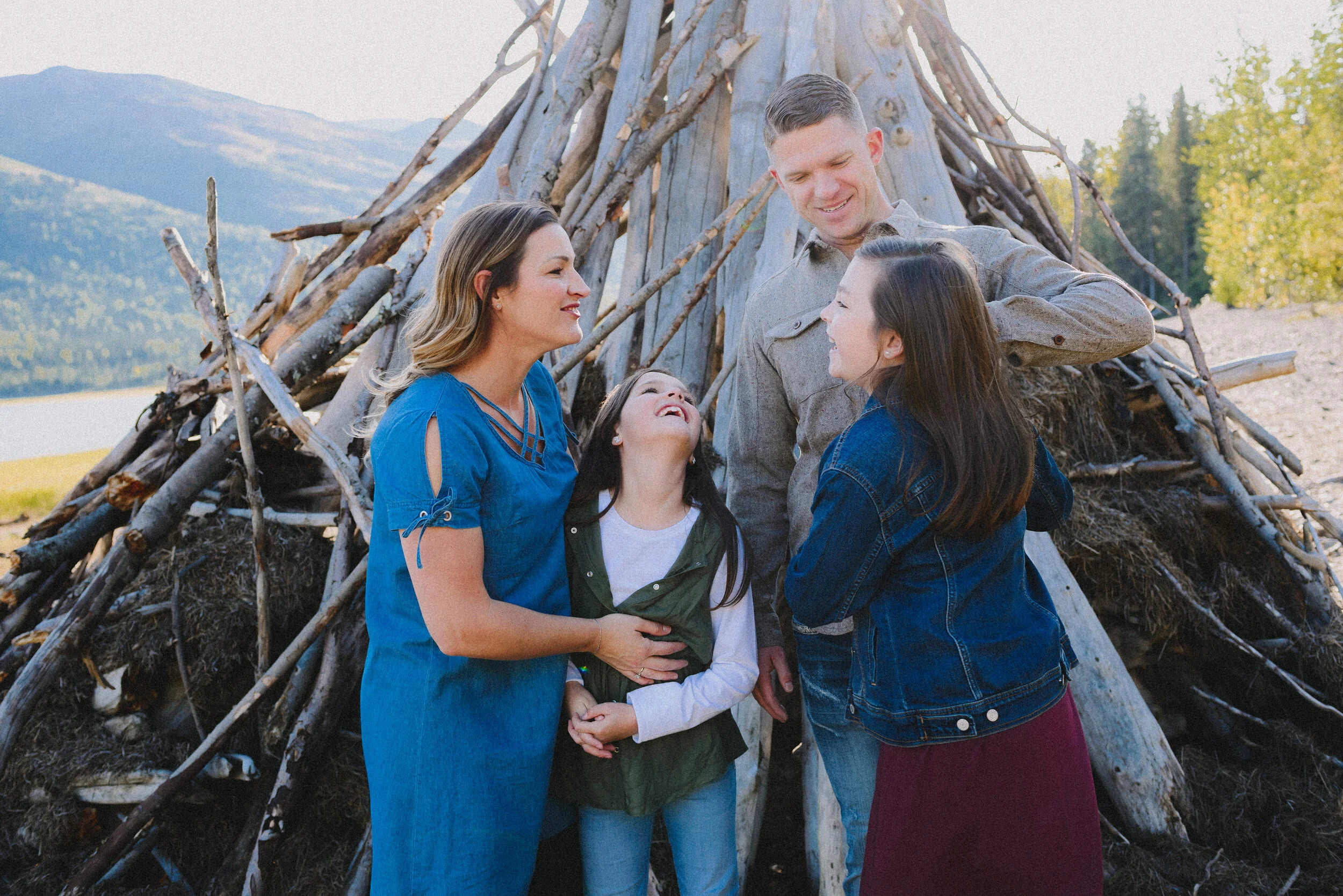 eklutna-lake-fall-family-session-alaska-way-up-north-photography (35).jpg