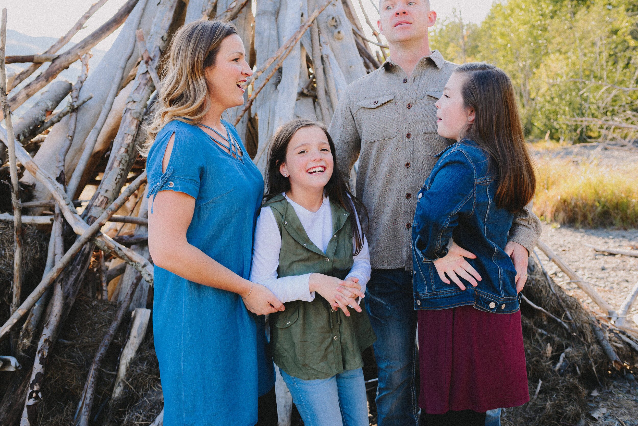 eklutna-lake-fall-family-session-alaska-way-up-north-photography (43).jpg