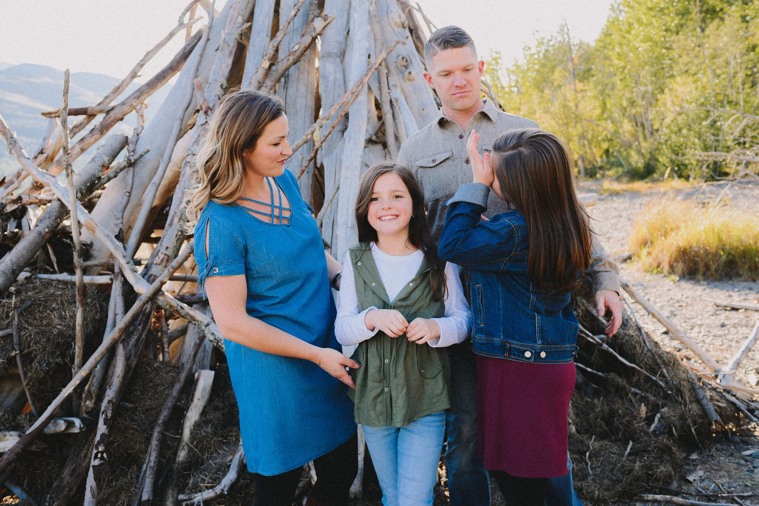 eklutna-lake-fall-family-session-alaska-way-up-north-photography (46).jpg