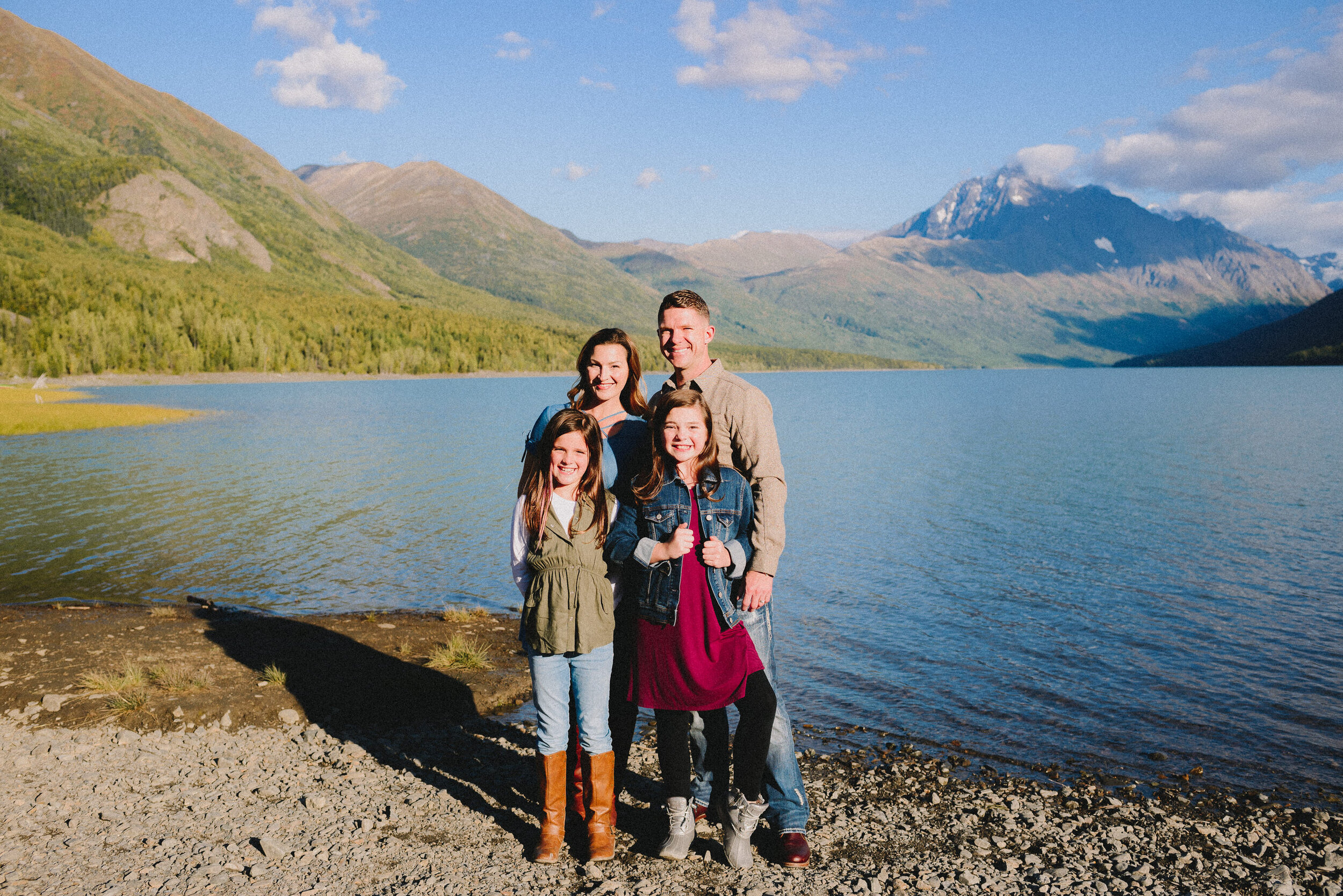 eklutna-lake-fall-family-session-alaska-way-up-north-photography (139).jpg