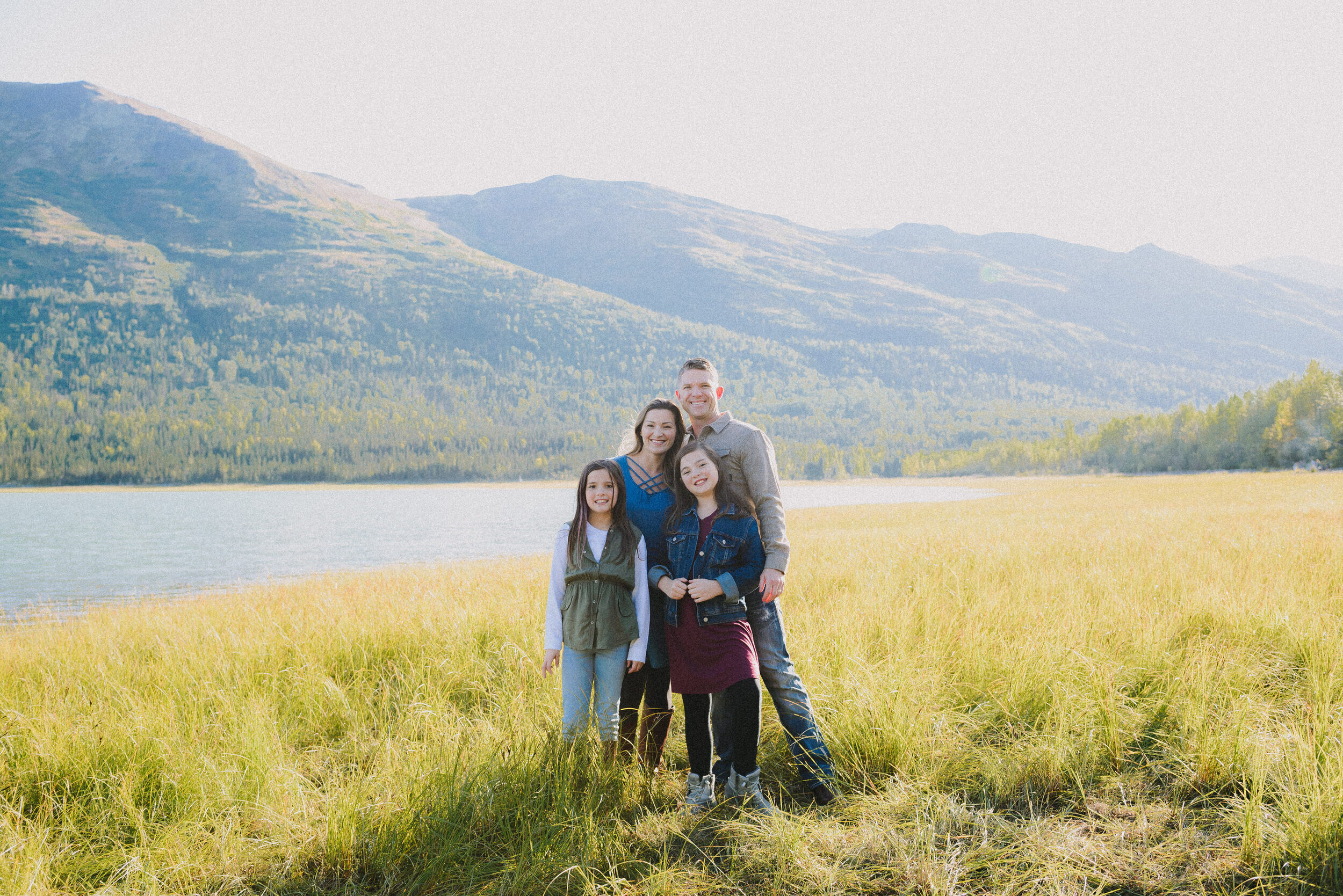 eklutna-lake-fall-family-session-alaska-way-up-north-photography (147).jpg