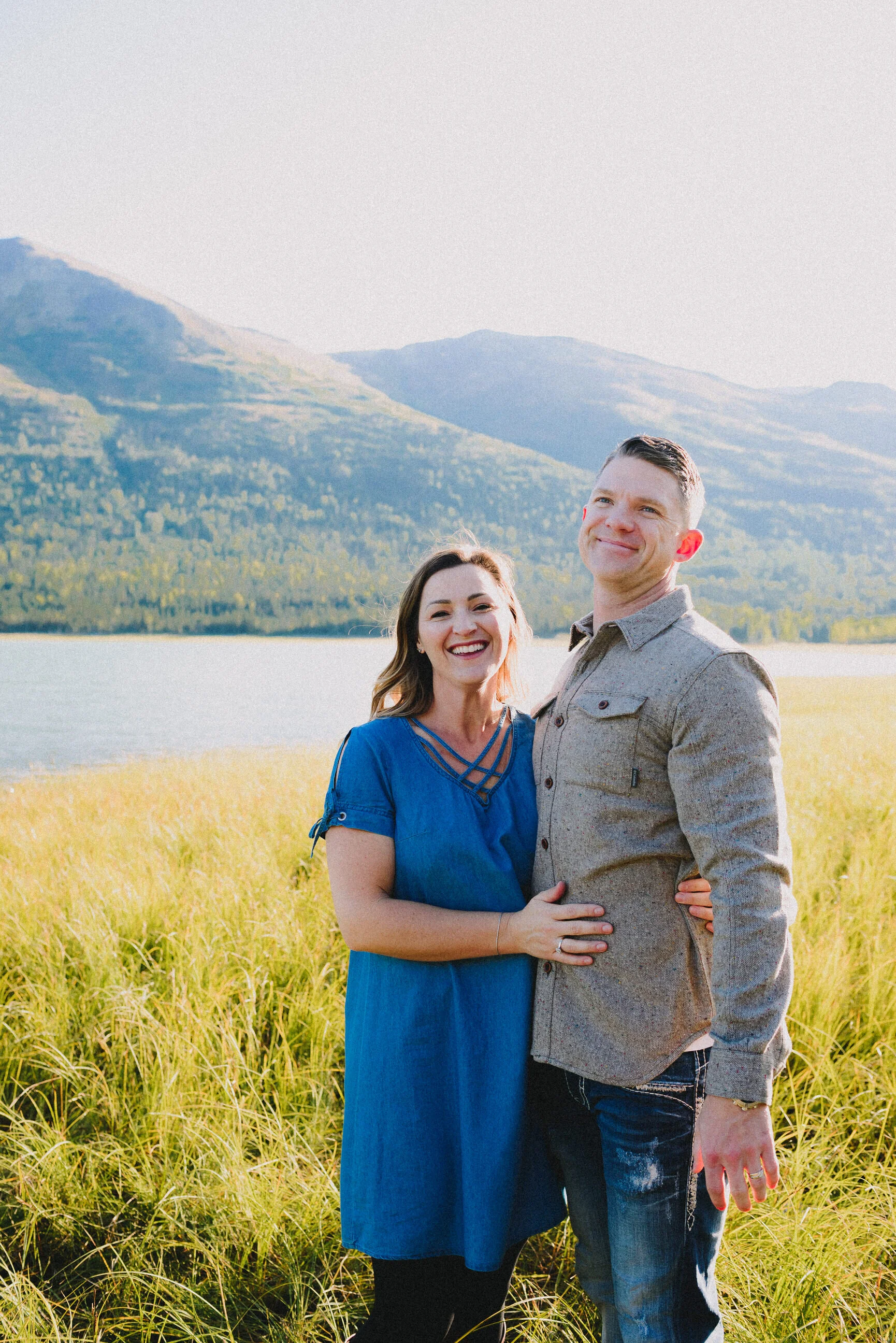 eklutna-lake-fall-family-session-alaska-way-up-north-photography (170).jpg