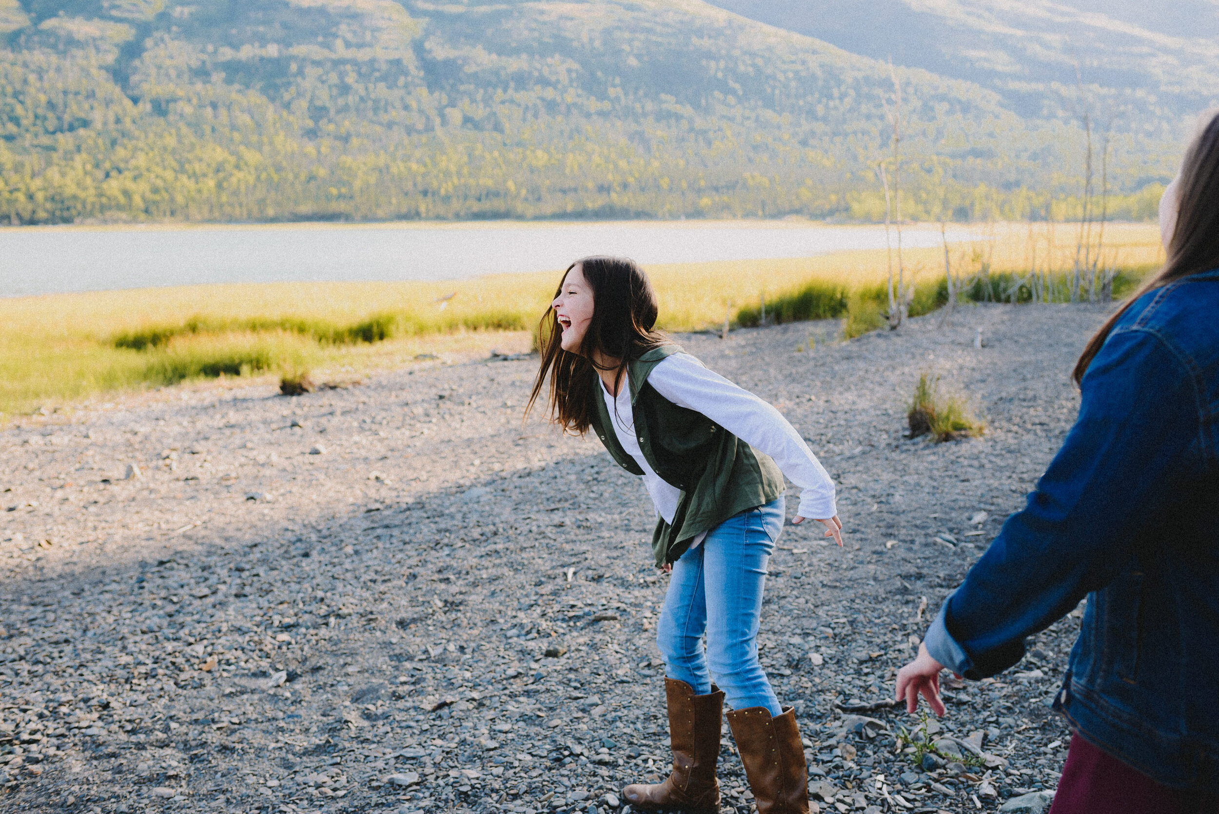 eklutna-lake-fall-family-session-alaska-way-up-north-photography (203).jpg