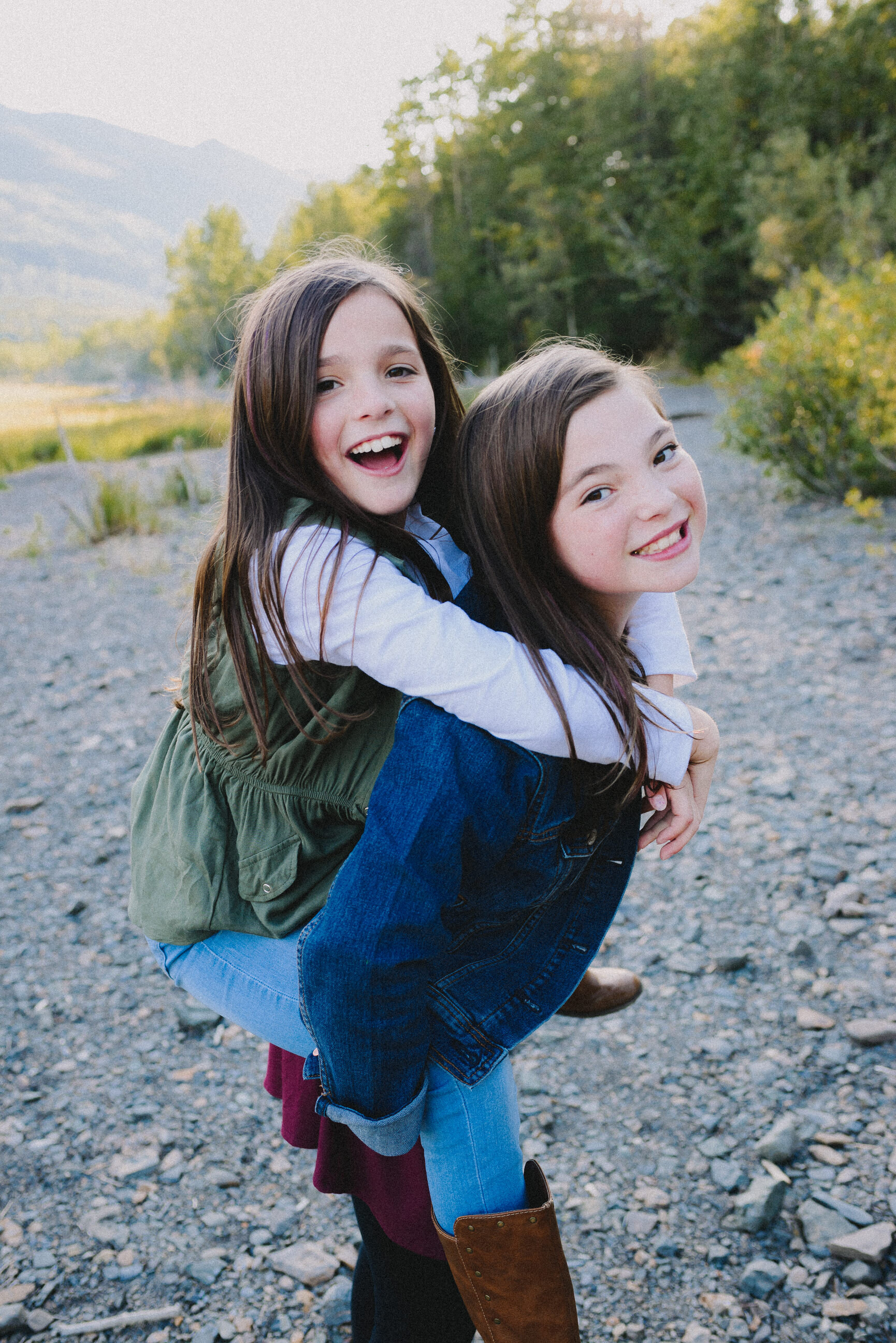 eklutna-lake-fall-family-session-alaska-way-up-north-photography (225).jpg