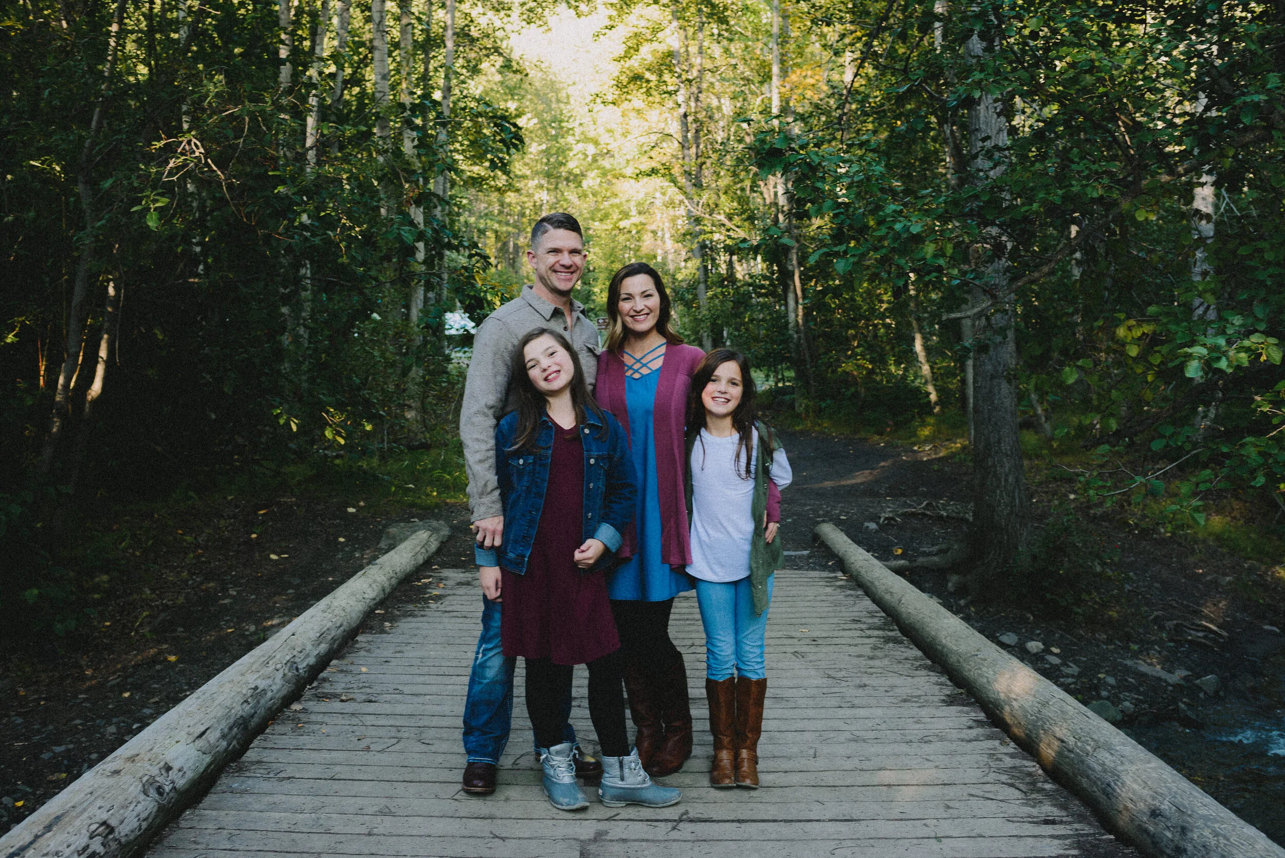 eklutna-lake-fall-family-session-alaska-way-up-north-photography (295).jpg