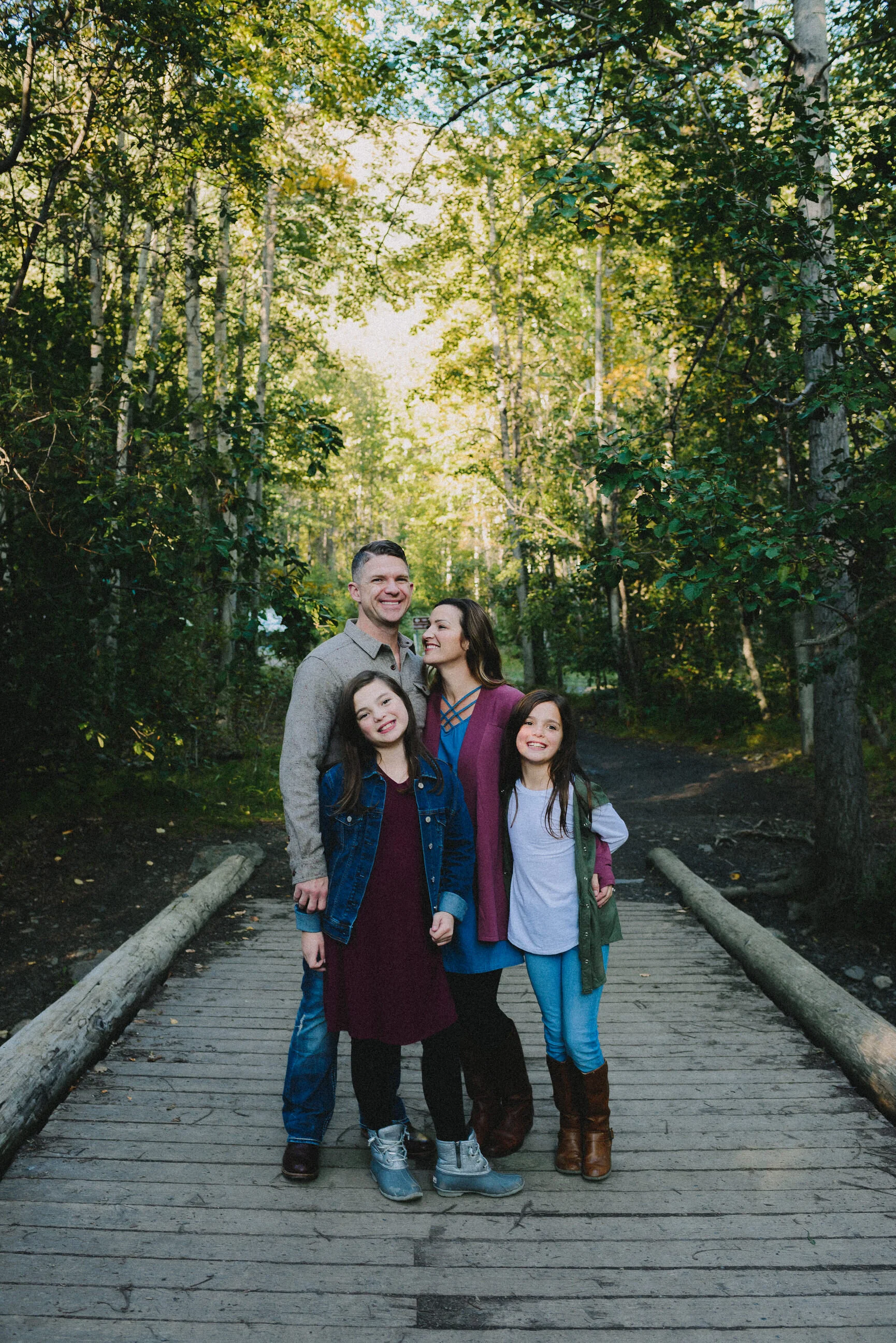 eklutna-lake-fall-family-session-alaska-way-up-north-photography (298).jpg