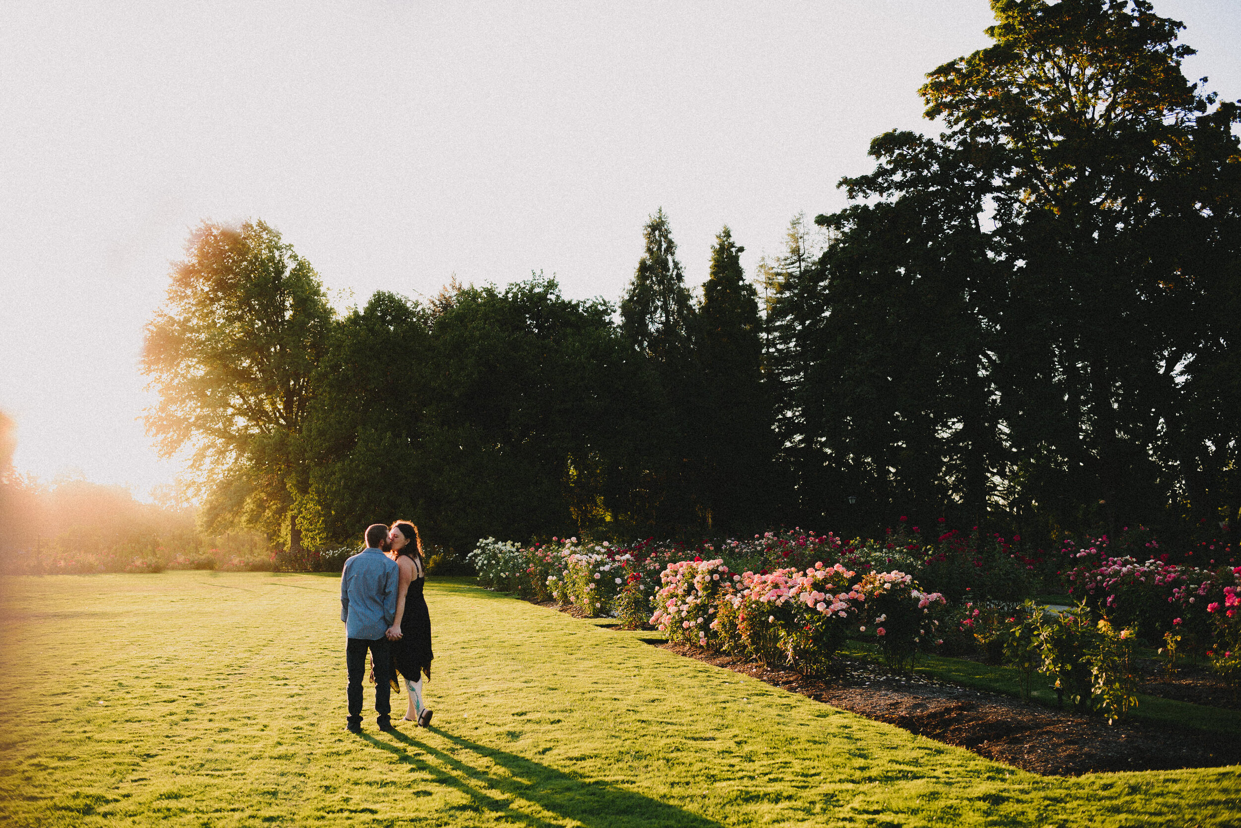 oregon-intimate-backyard-wedding-way-up-north-photography (27).jpg