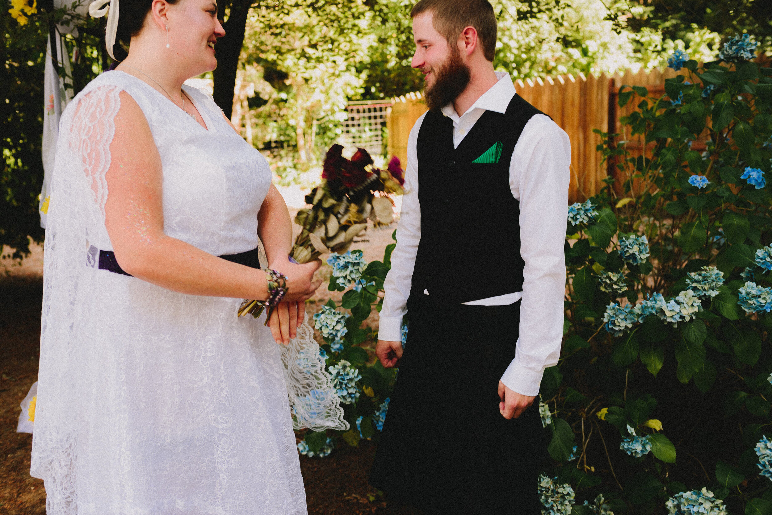 oregon-intimate-backyard-wedding-way-up-north-photography (272).jpg