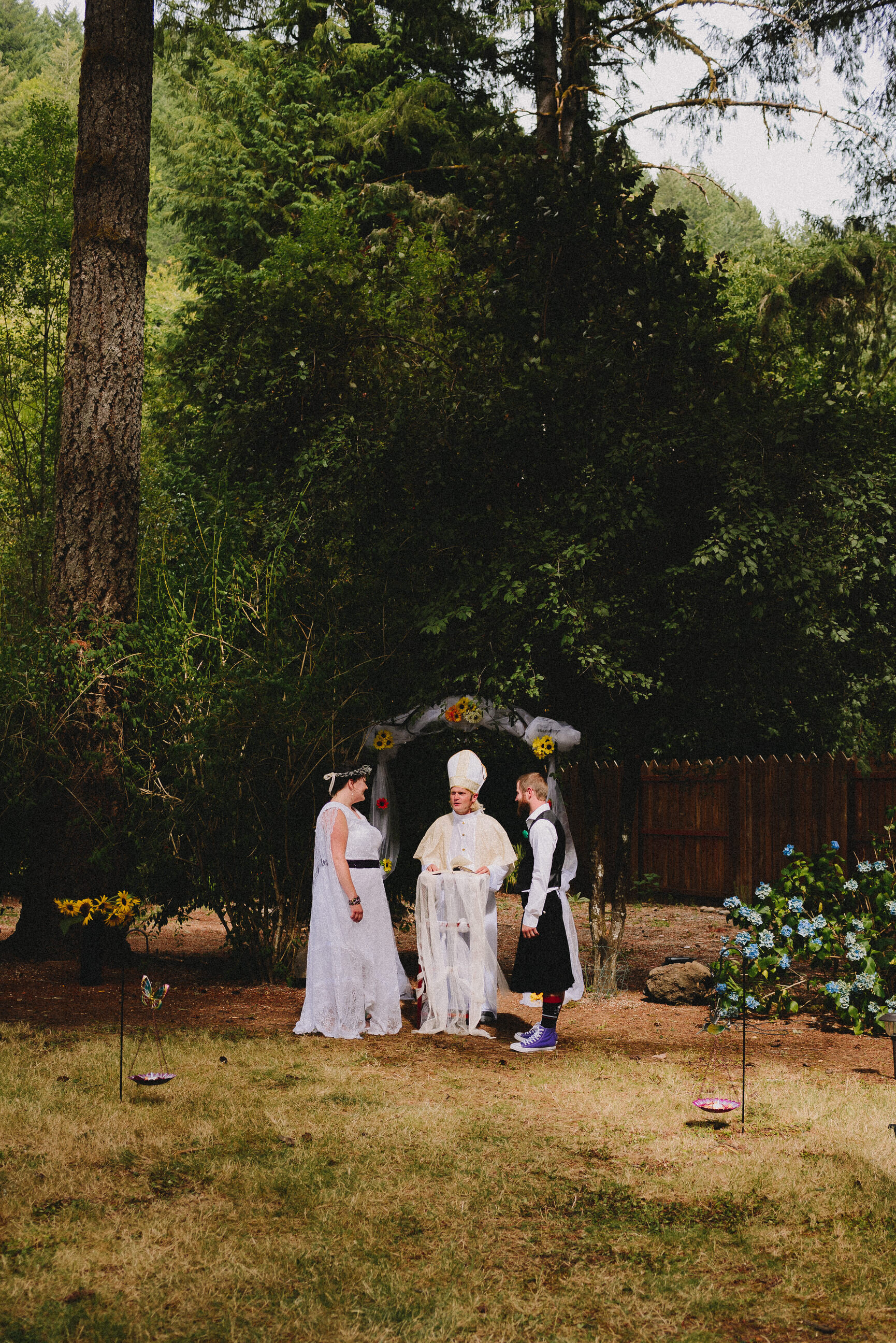 oregon-intimate-backyard-wedding-way-up-north-photography (553).jpg