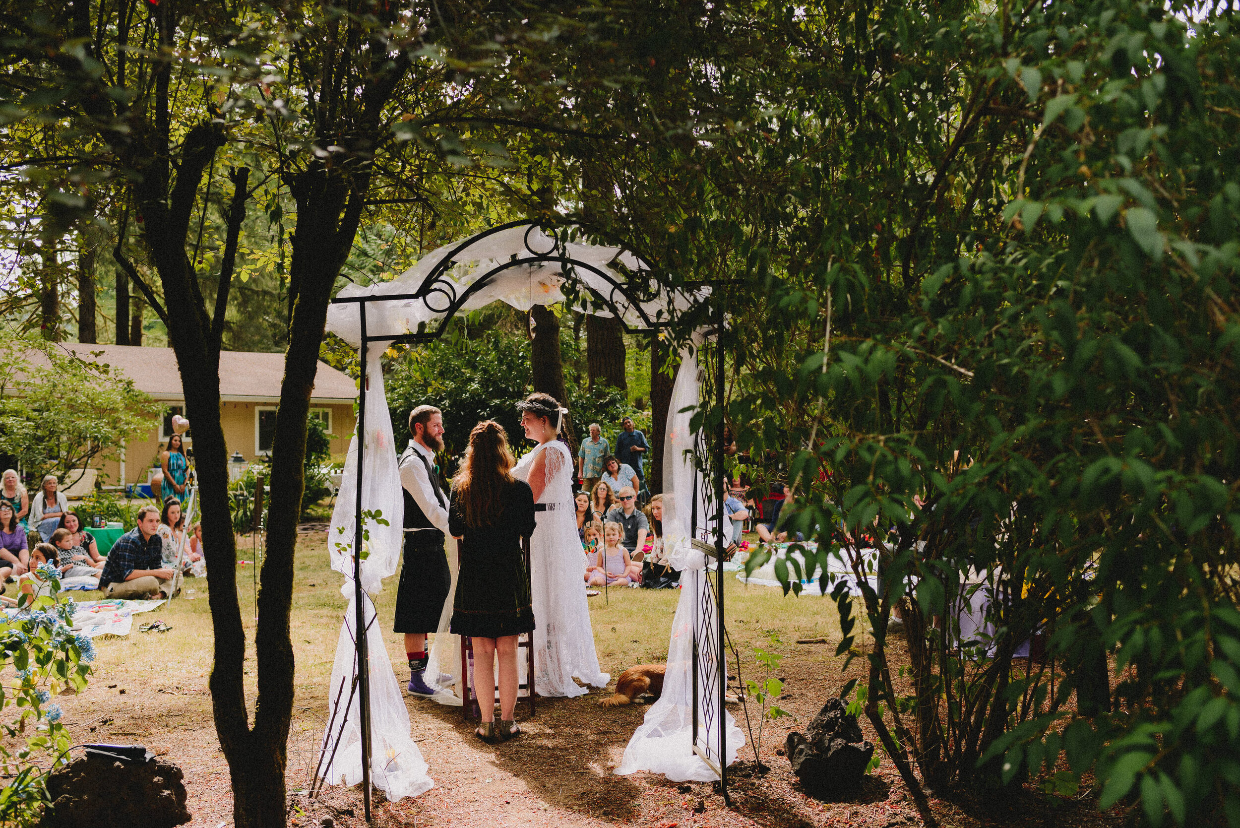 oregon-intimate-backyard-wedding-way-up-north-photography (603).jpg