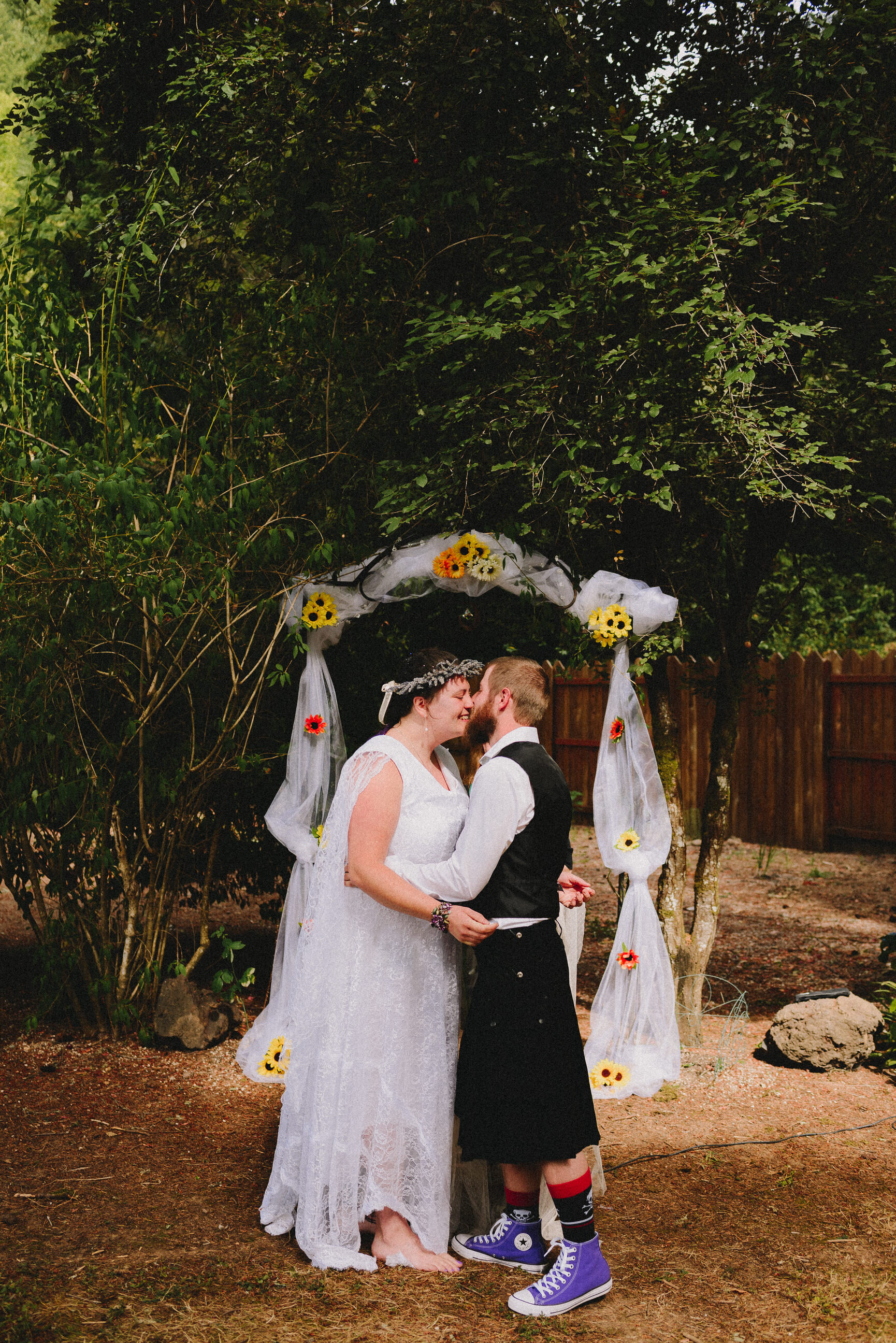 oregon-intimate-backyard-wedding-way-up-north-photography (704).jpg