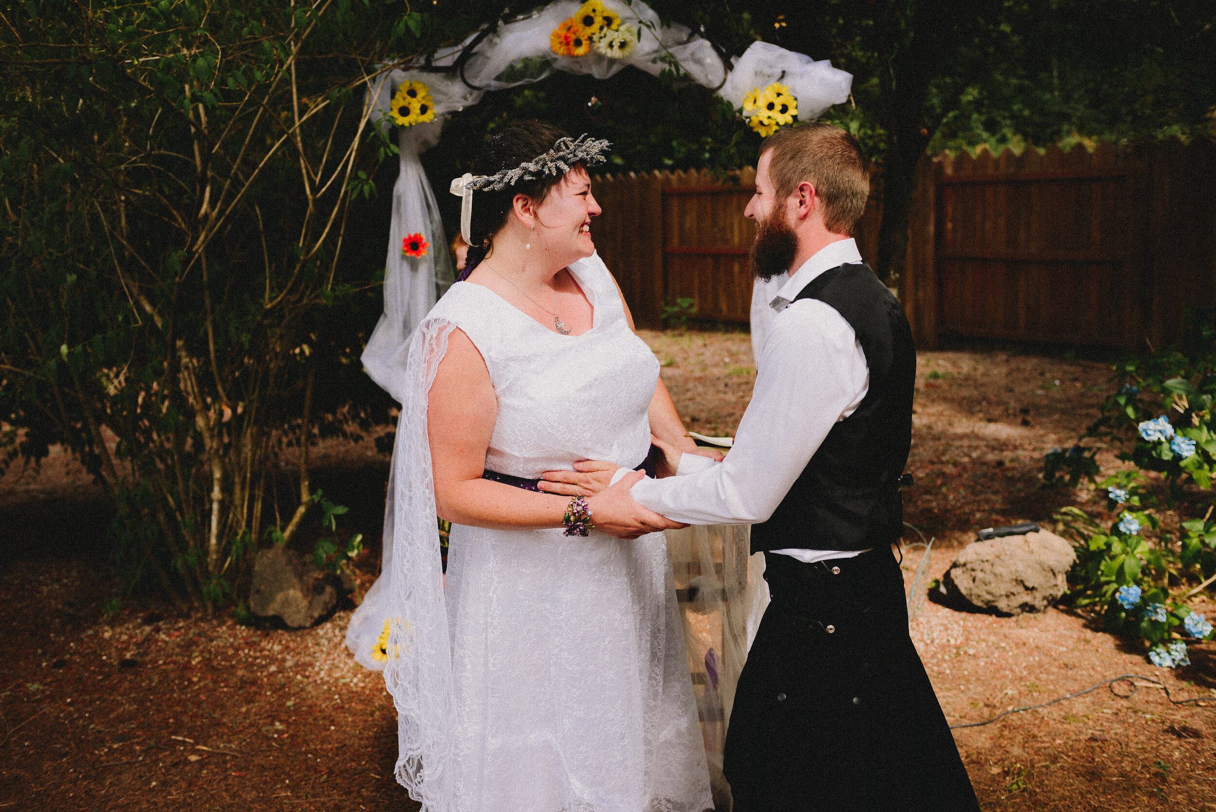 oregon-intimate-backyard-wedding-way-up-north-photography (719).jpg