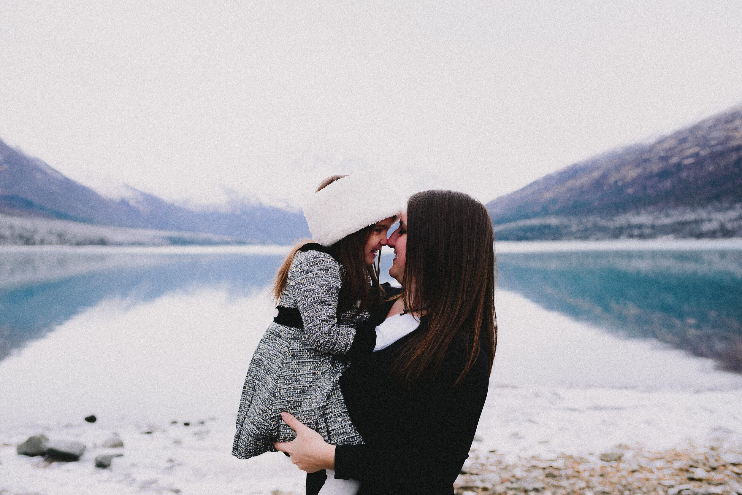 eklutna-lake-family-session-alaska-photographer-way-up-north-photography (19).jpg