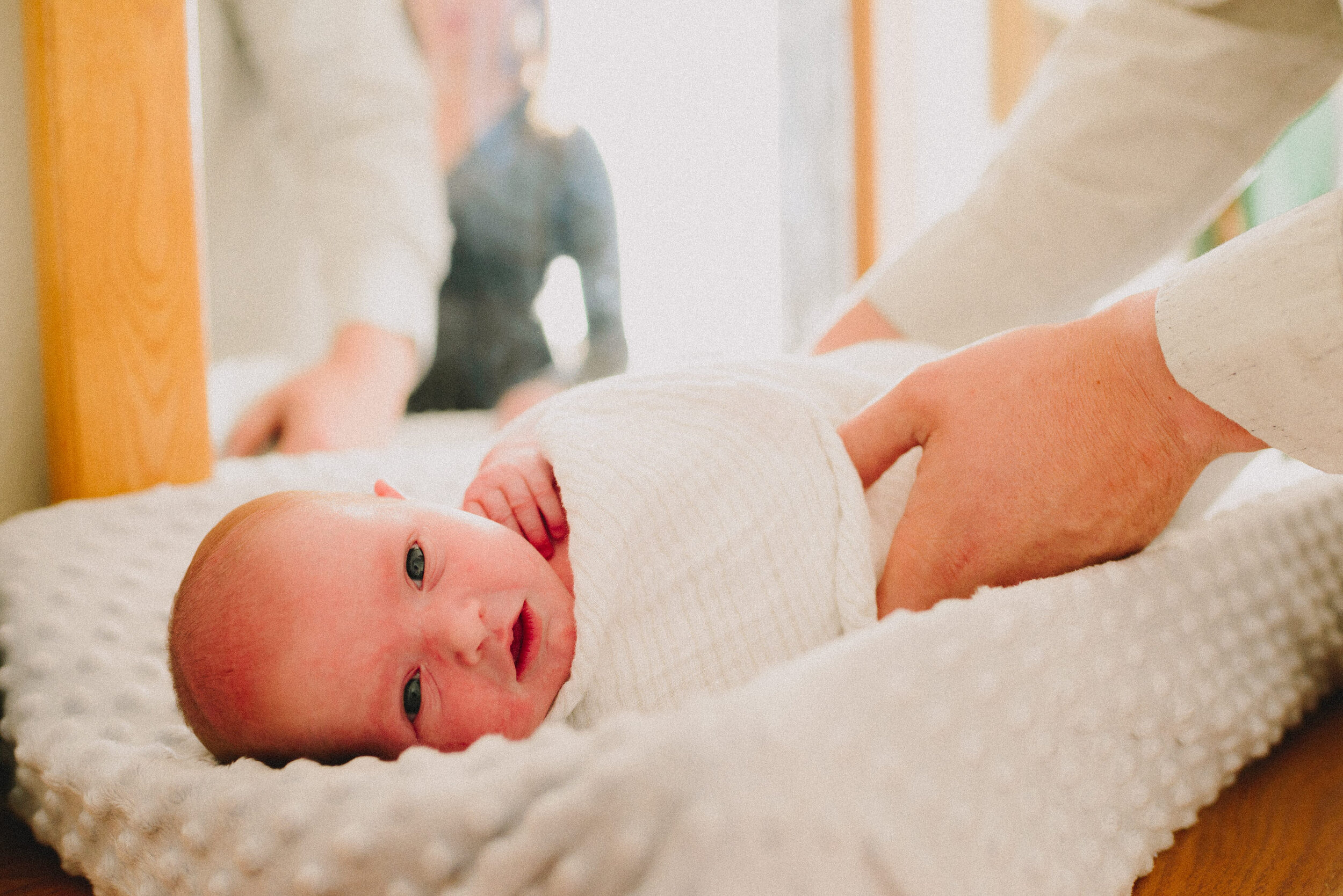 in-home-lifestyle-newborn-session-anchorage-alaska-photographer-way-up-north-photography (101).jpg