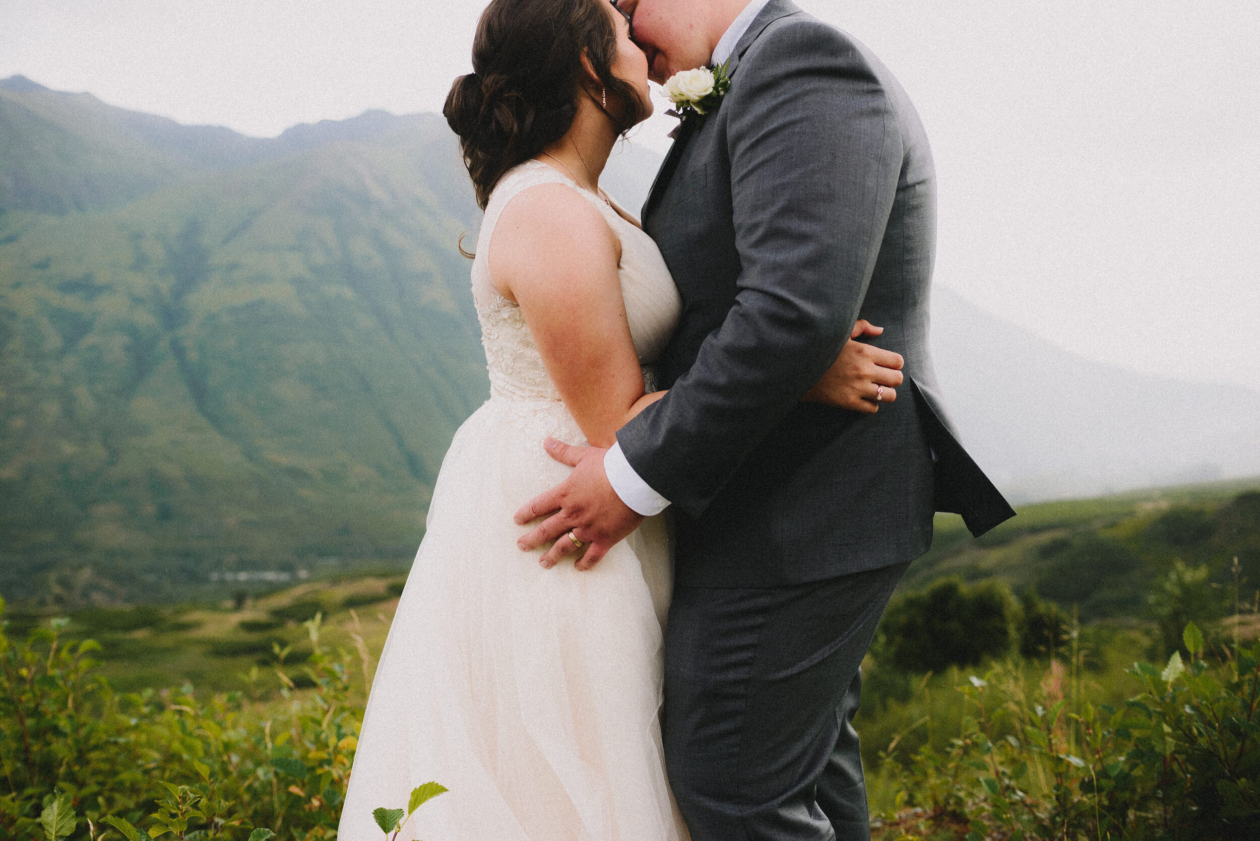 hatcher-pass-wedding-palmer-alaska-way-up-north-photography (12).jpg