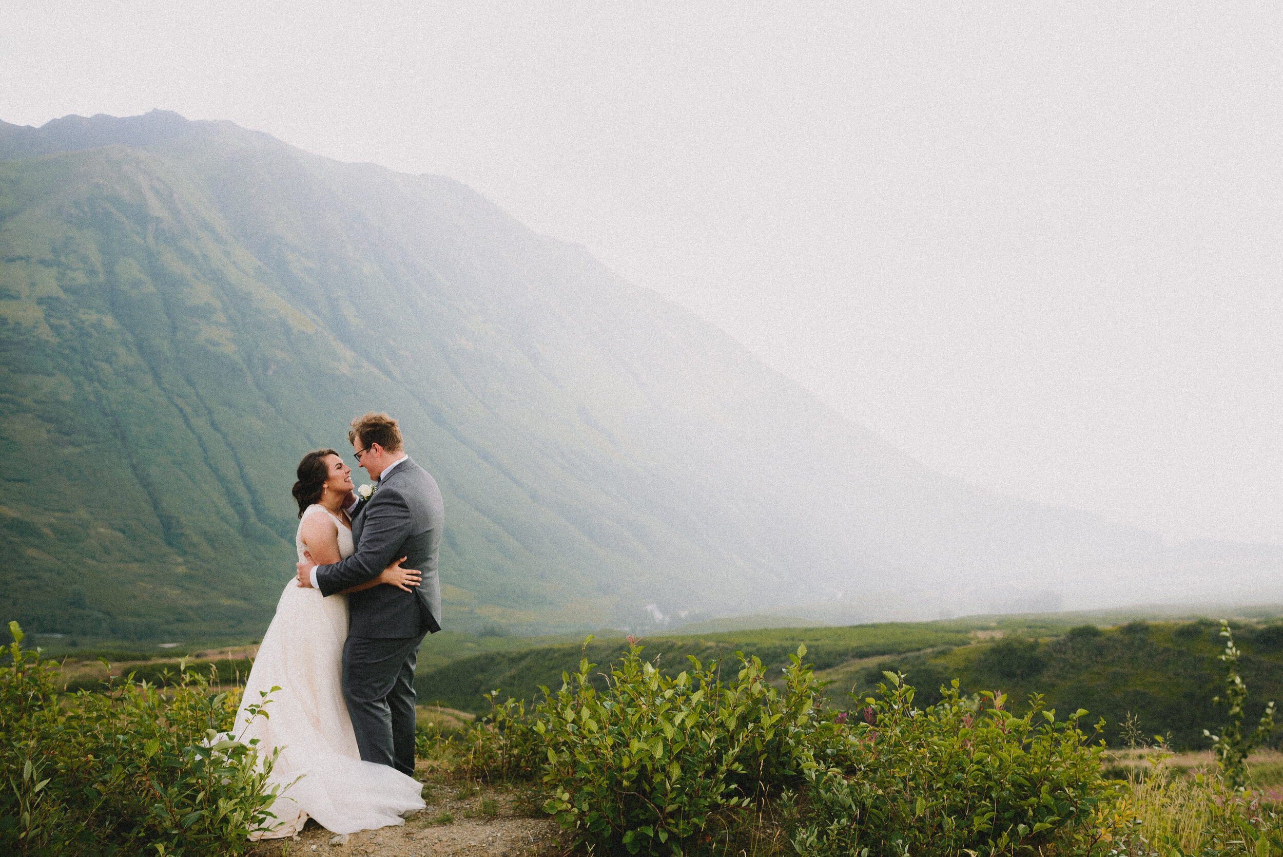 hatcher-pass-wedding-palmer-alaska-way-up-north-photography (16).jpg