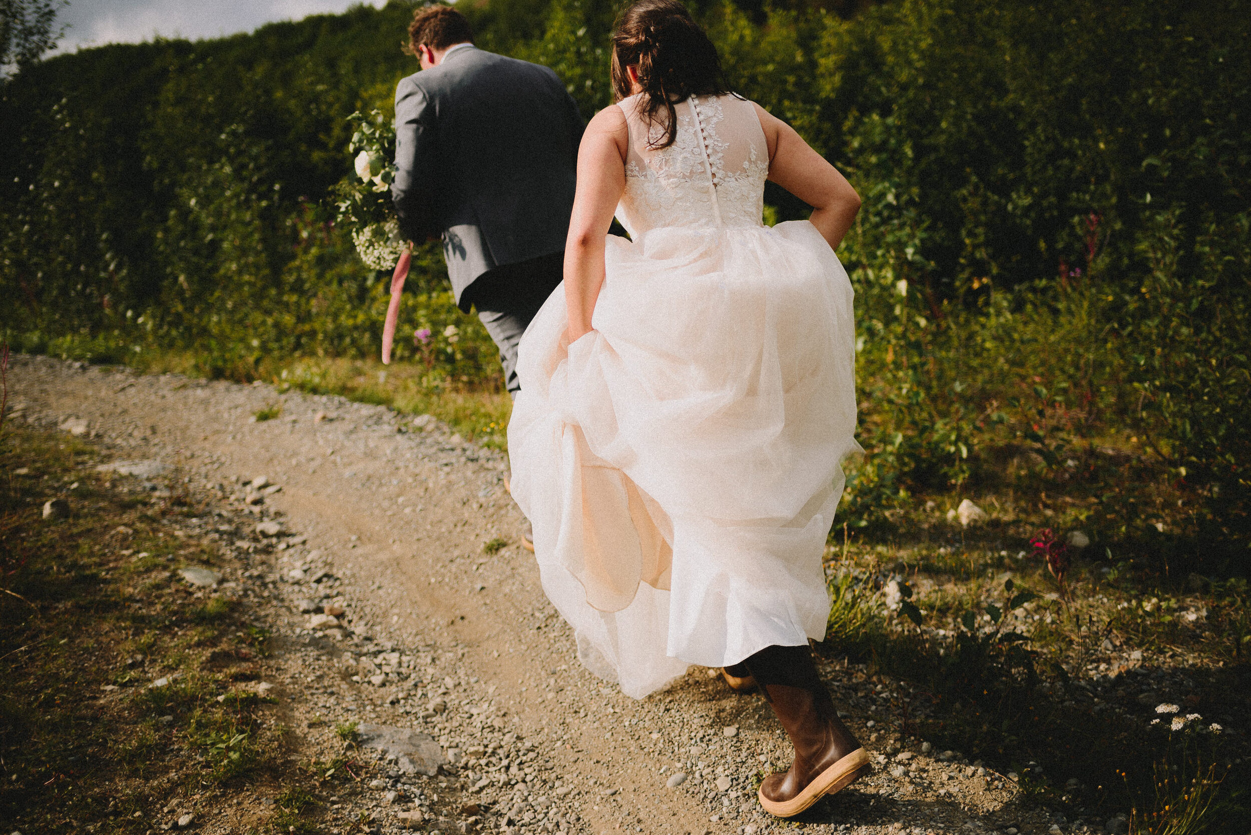 hatcher-pass-wedding-palmer-alaska-way-up-north-photography (31).jpg