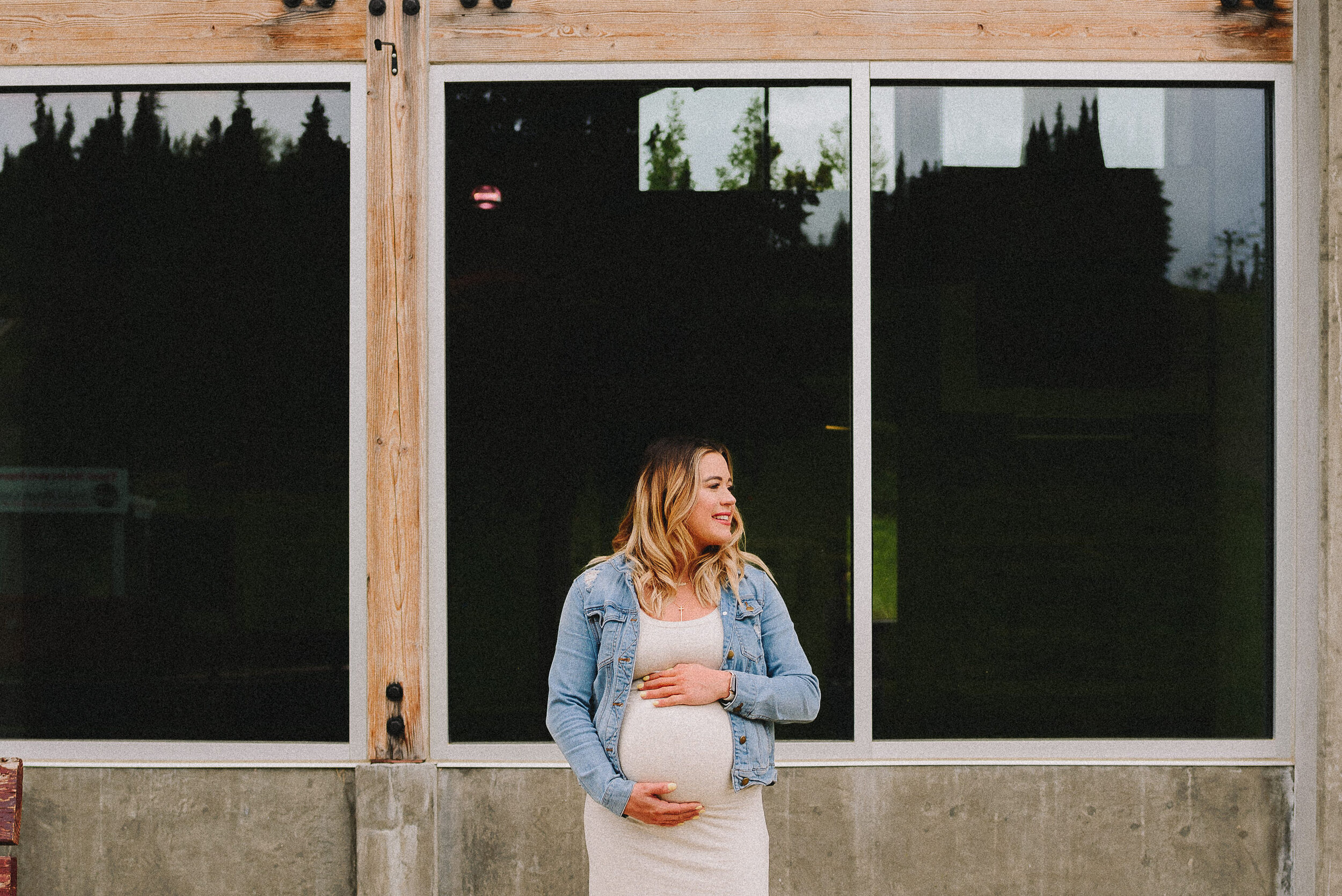 hilltop-ski-area-maternity-session-anchorage-alaska-photographer-way-up-north-photography (75).jpg