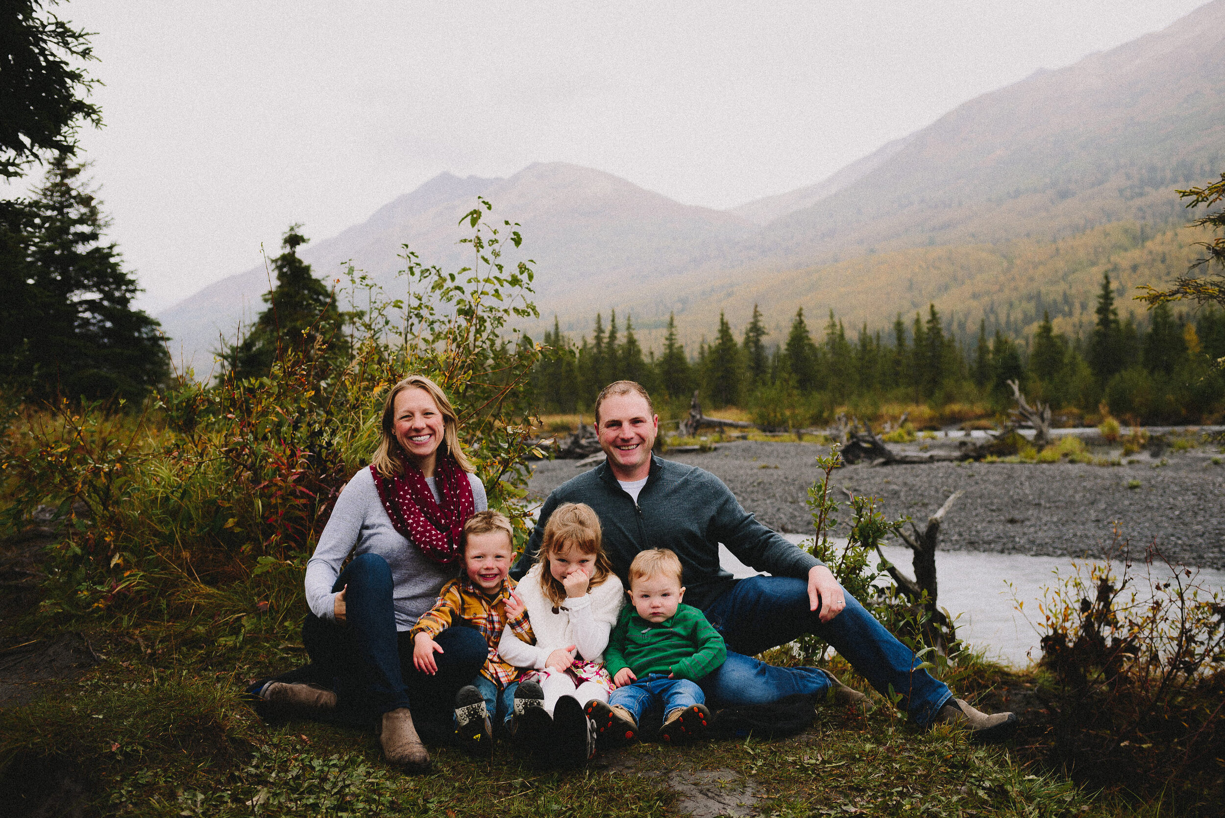 north-fork-eagle-river-fall-family-session-alaska-photographer-way-up-north-photography (96).jpg