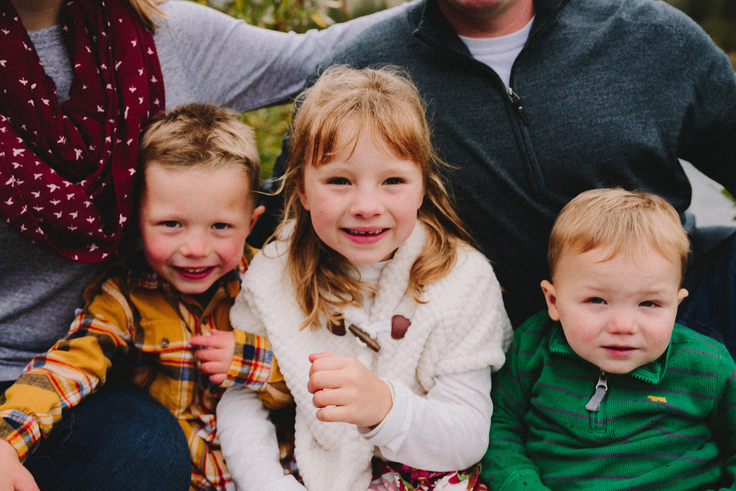 north-fork-eagle-river-fall-family-session-alaska-photographer-way-up-north-photography (102).jpg