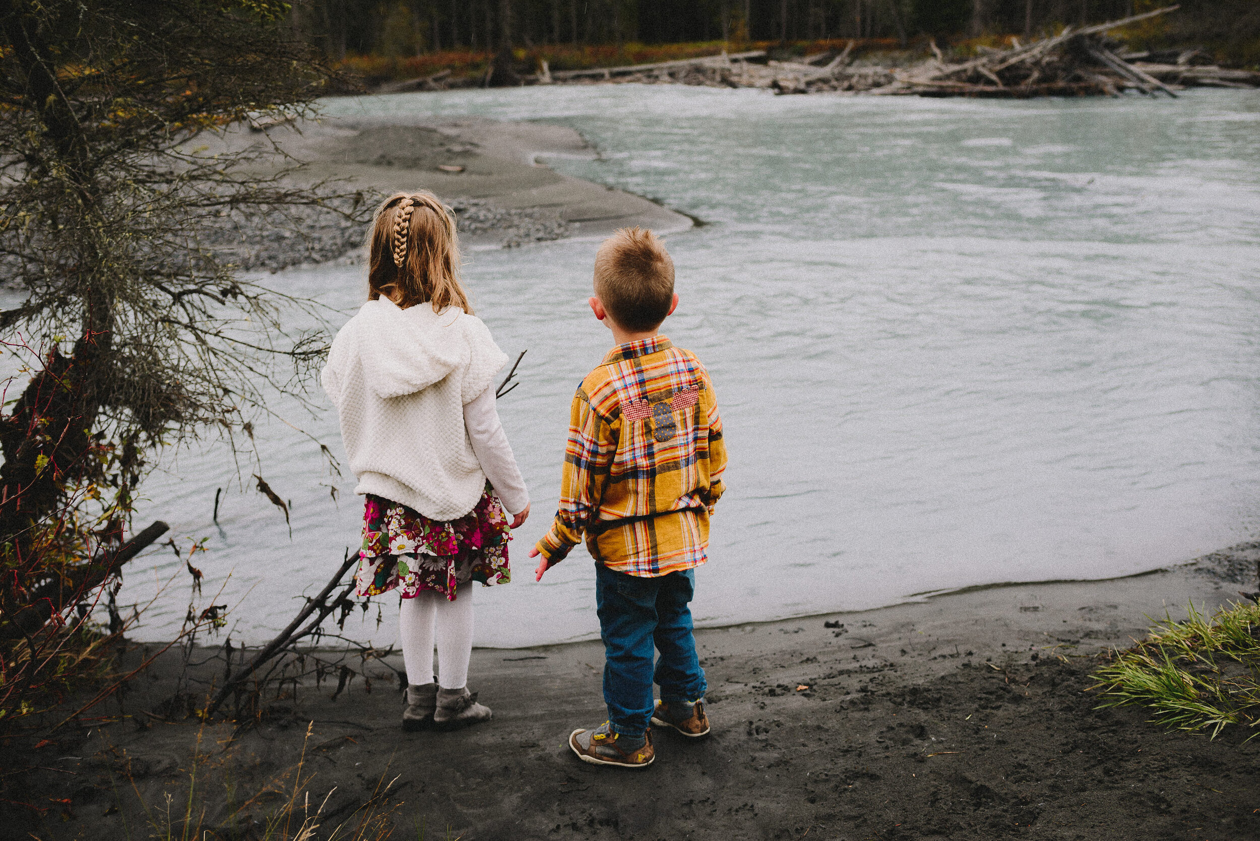 north-fork-eagle-river-fall-family-session-alaska-photographer-way-up-north-photography (117).jpg