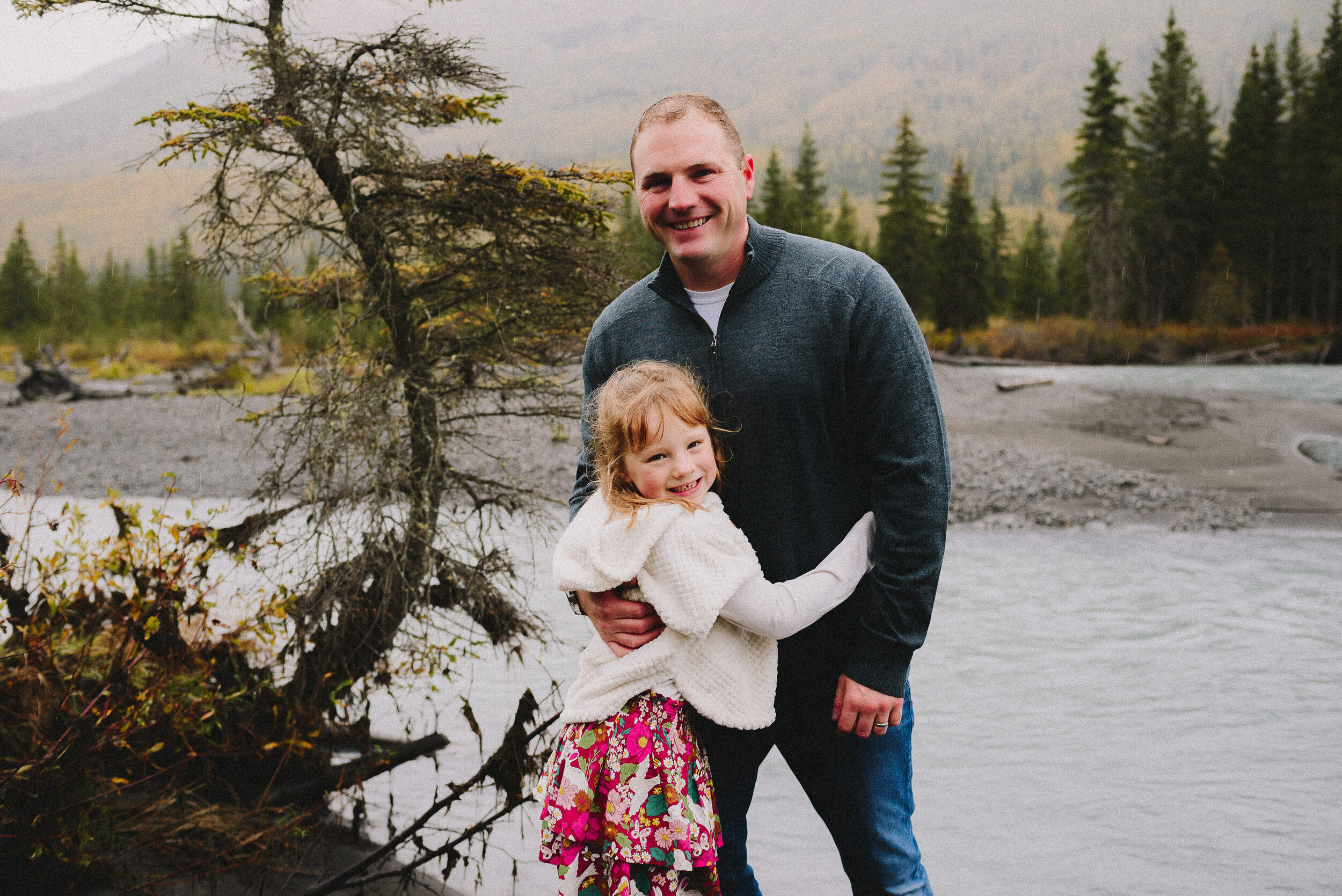 north-fork-eagle-river-fall-family-session-alaska-photographer-way-up-north-photography (216).jpg